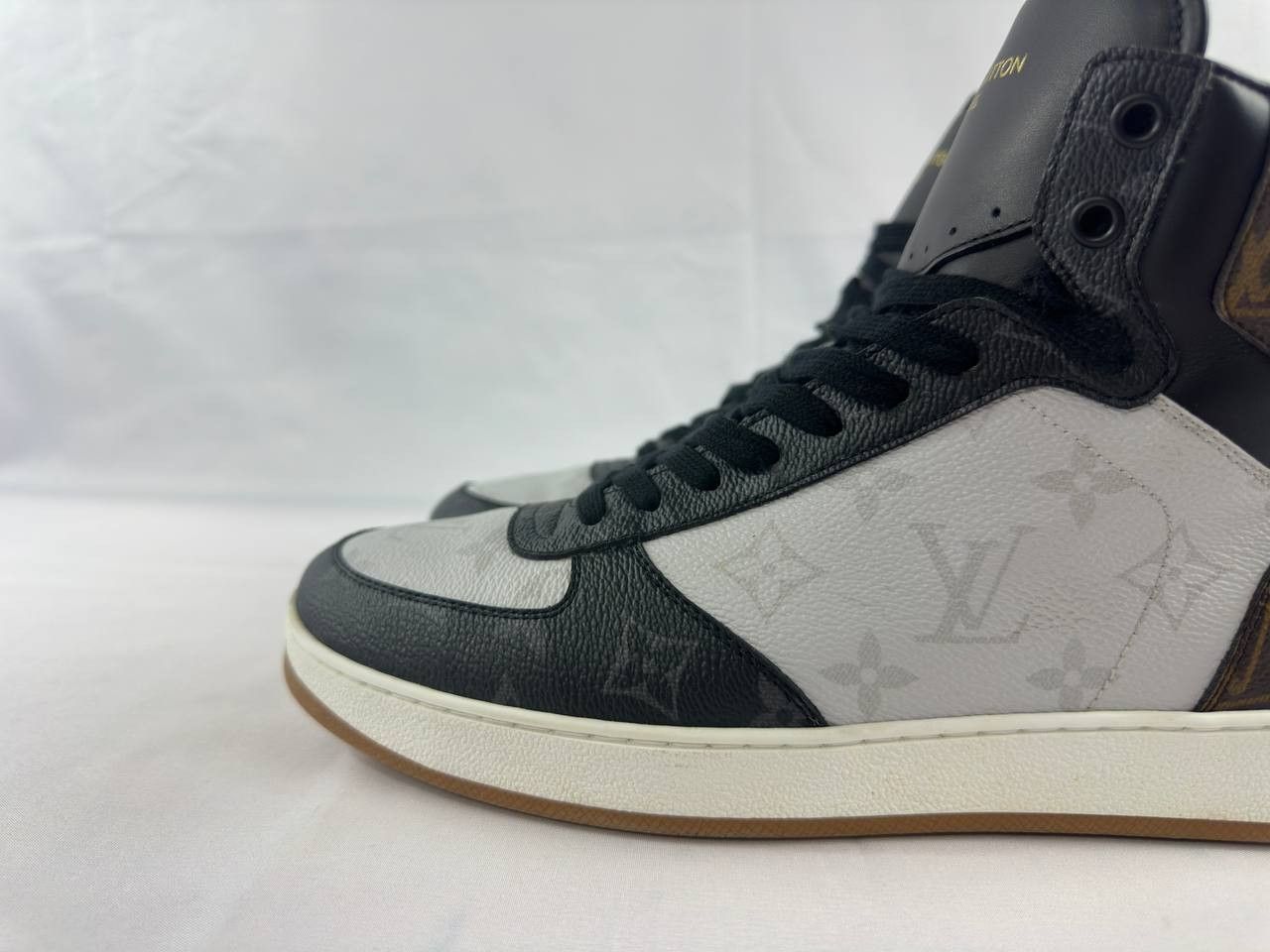 Louis Vuitton Louis Vuitton Rivoli High Top Tri Color Sneakers Size US 8 / EU 41 - 9 Thumbnail