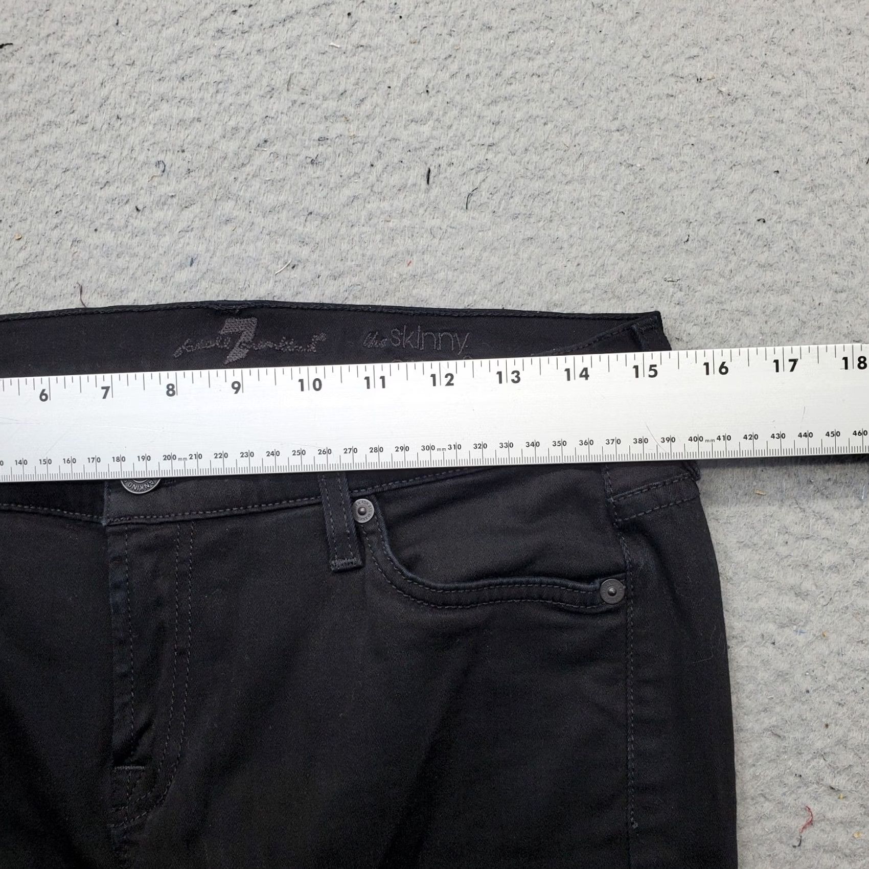 7 For All Mankind 7 For All Mankind The Skinny Crop & Roll Jeans Womens 30 Black Streetwear Cuffed (Pre-owned) Mens, Womens, Girls, Boys Size 30" / US 8 / IT 44 - 6 Thumbnail