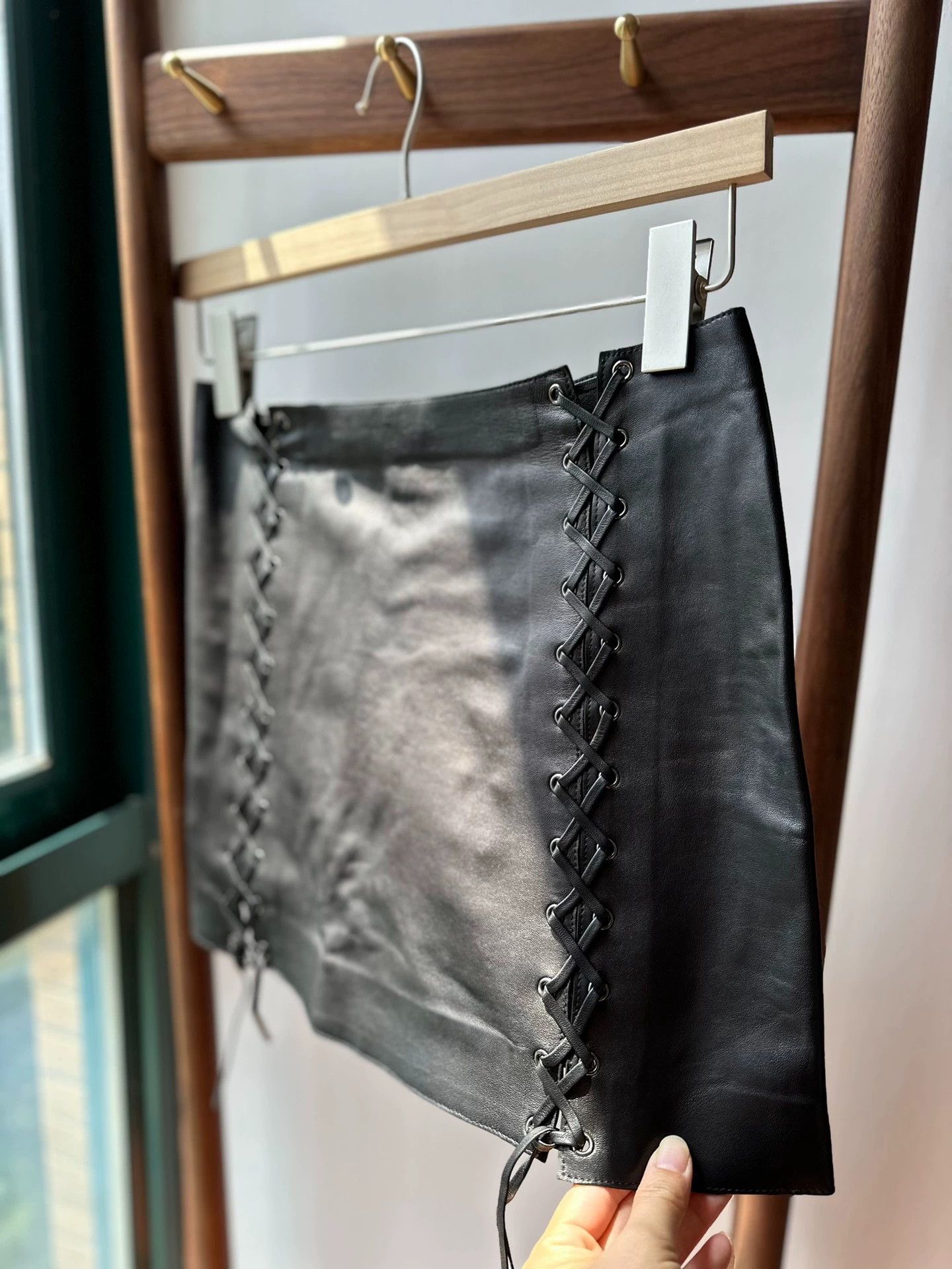 Unknown London yang li Leather Skirt Tie-Detail Size 40 95+ New Size 27" / US 4 / IT 40 - 4 Thumbnail