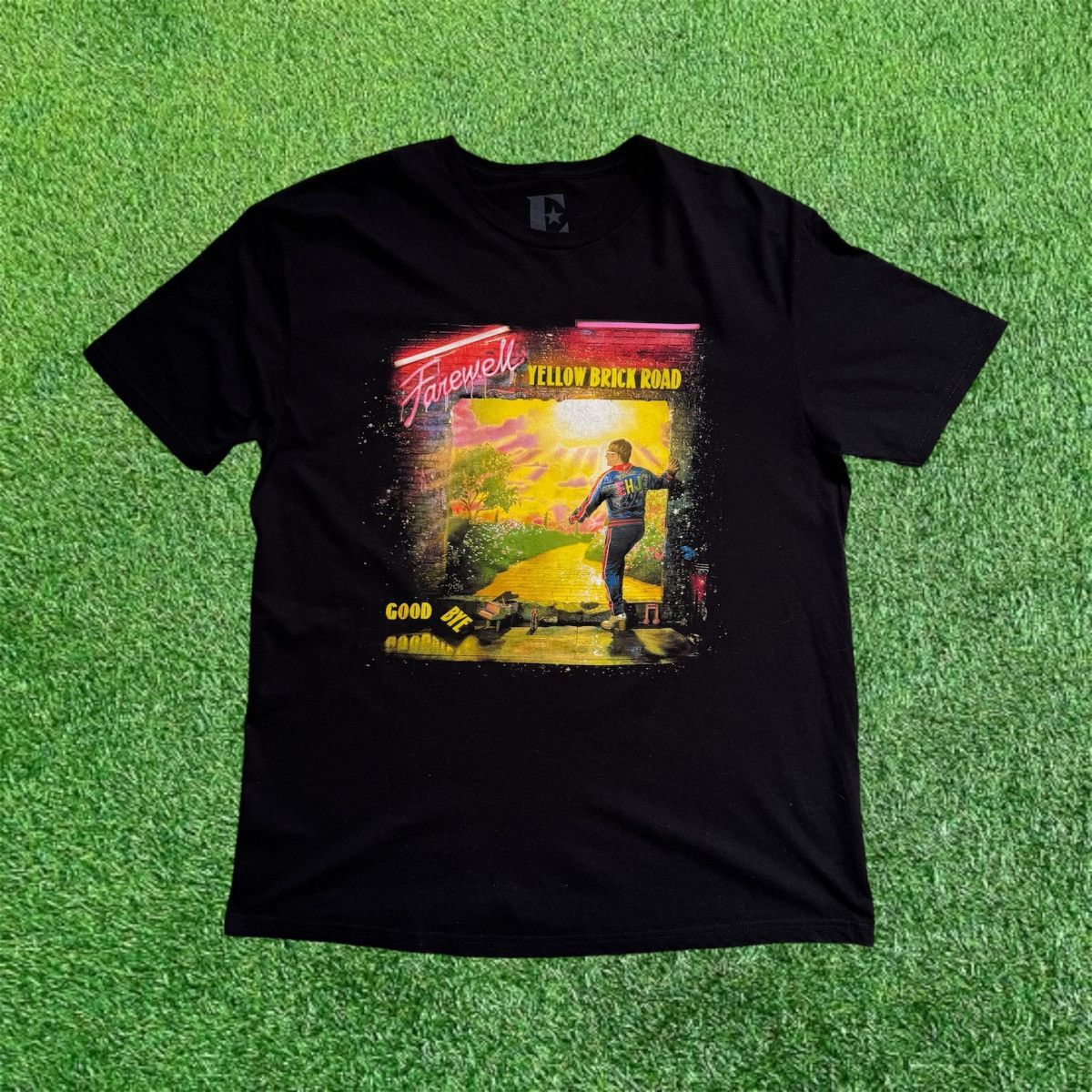 Band Tees Elton John Farewell 2022 Tour Tee Size US XL / EU 56 / 4 - 1 Thumbnail