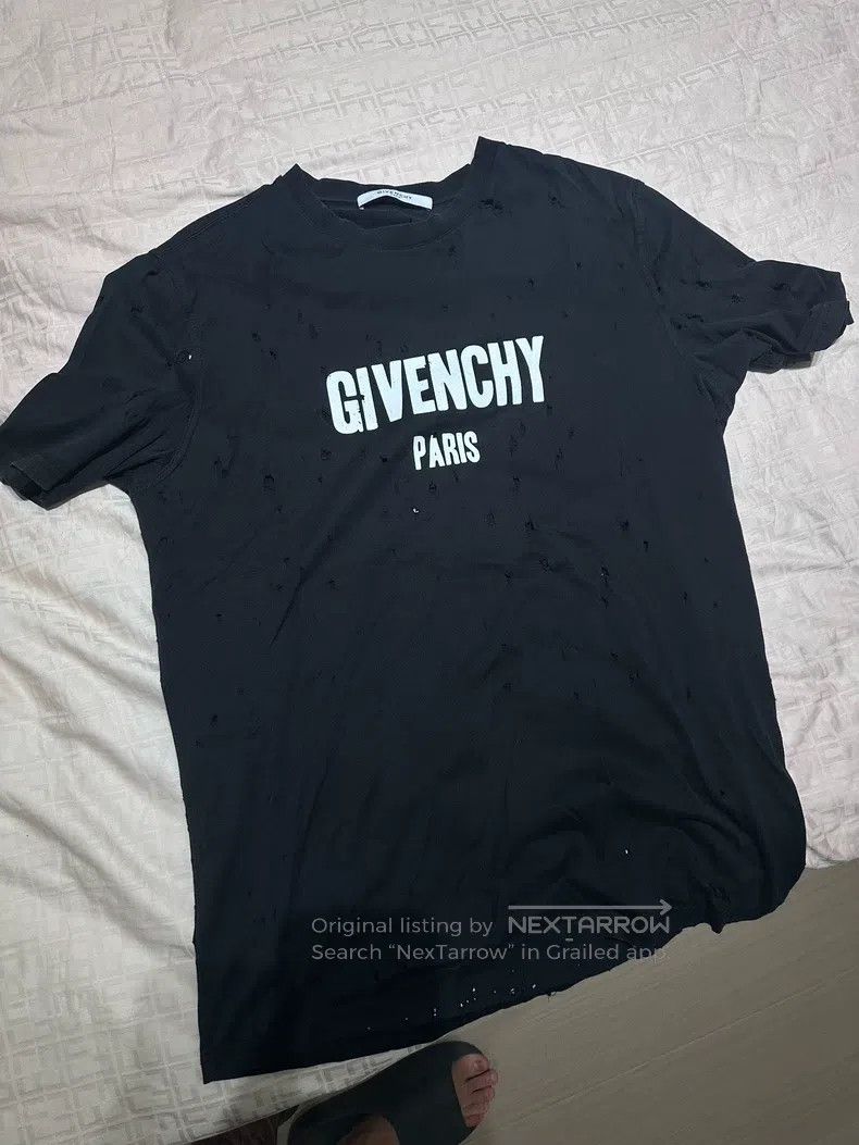 Givenchy Givenchy Ripped Short-Sleeve Shirt Bought Abroad, Popular Size US L / EU 52-54 / 3 - 1 Thumbnail