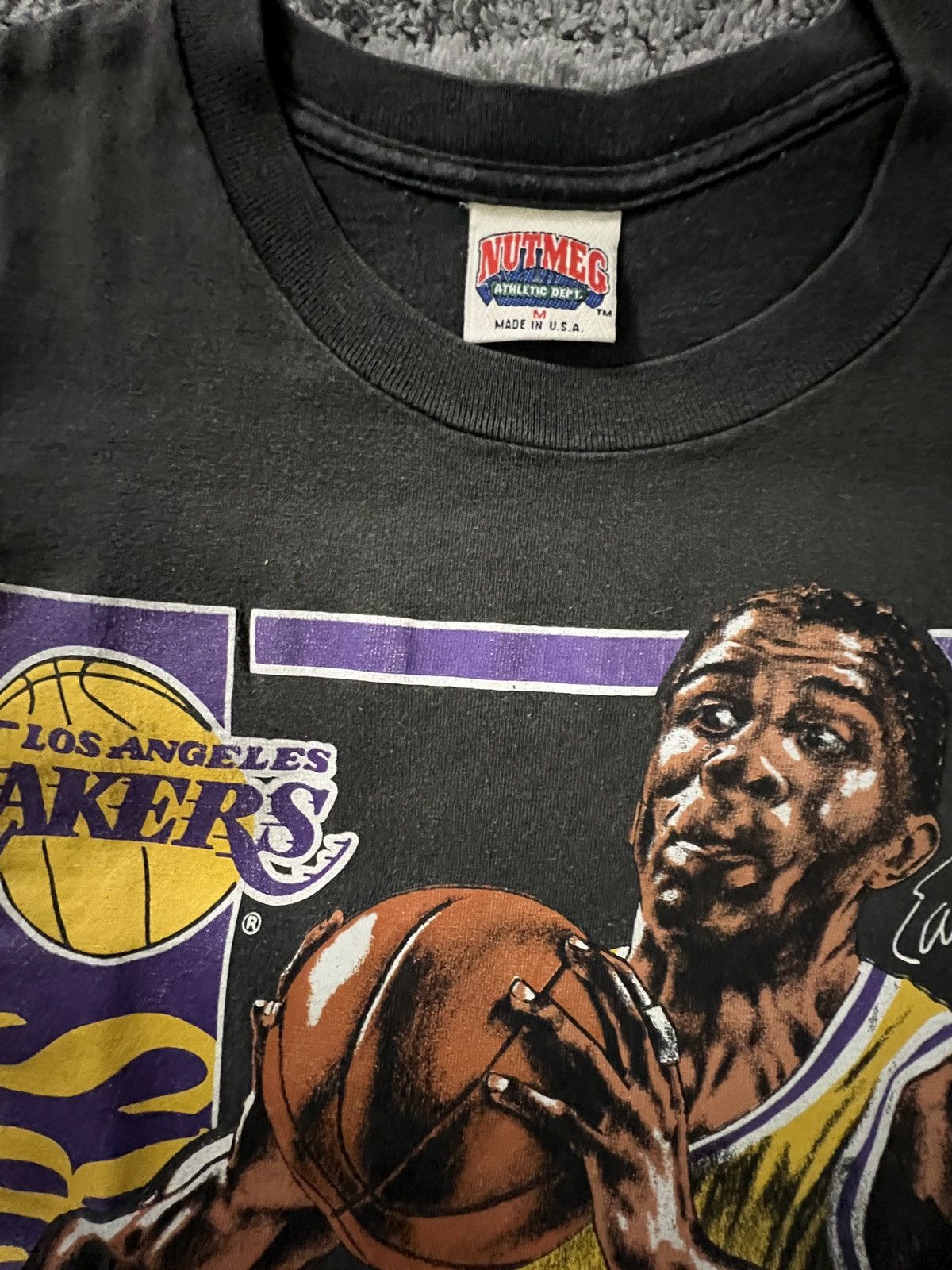 Nutmeg Vintage magic johnson lakers t shirt Size US M / EU 48-50 / 2 - 4 Thumbnail