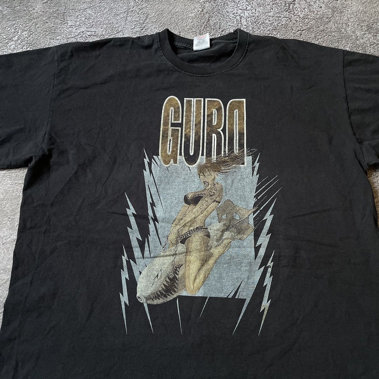 Vintage Vintage Y2K Gura Graphic Tee Anime Streetwear Black Faded L Size US L / EU 52-54 / 3 - 5 Thumbnail