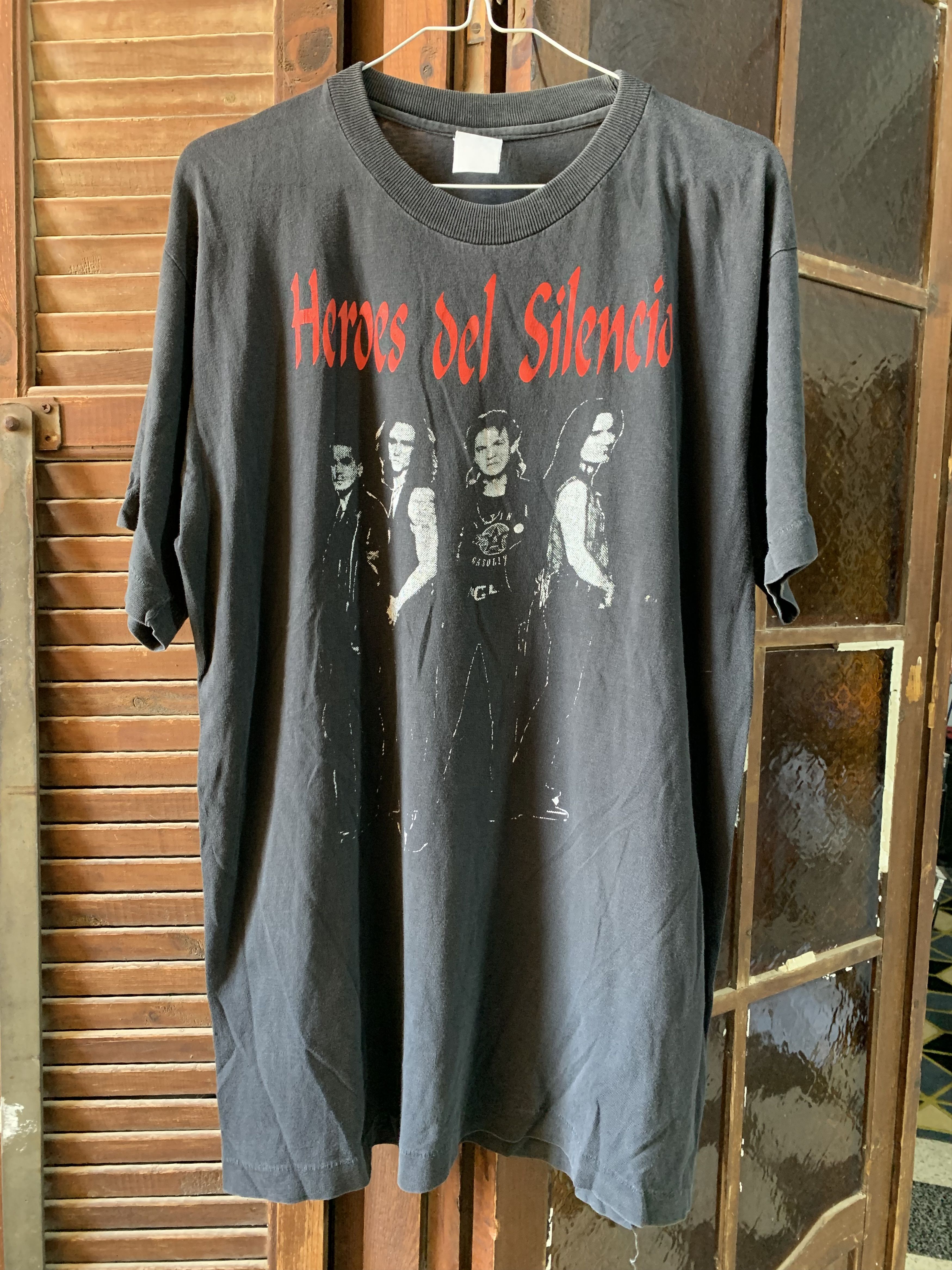 Band Tees Vintage rare Heroes Del Silencio single stitch Size US L / EU 52-54 / 3 - 1 Thumbnail