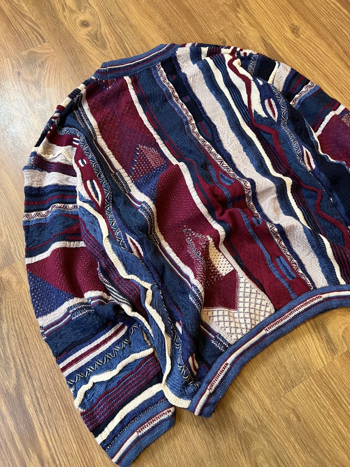 Rare Coogi 3D Knit / Sweater (Maroon/Blue/White)