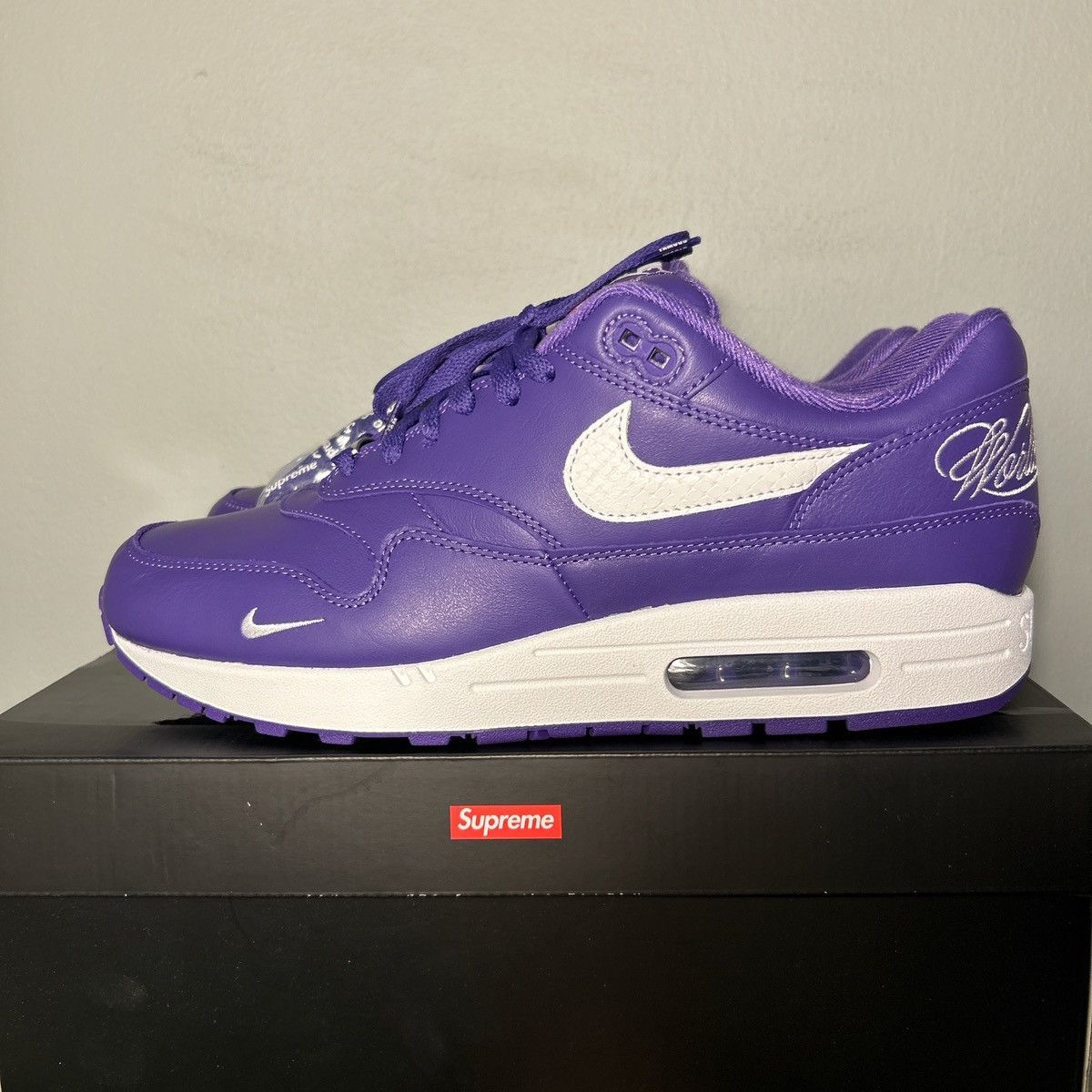 Nike × Supreme Supreme/Nike air max 1 ‘87 Size US 11.5 / EU 44-45 - 2 Thumbnail