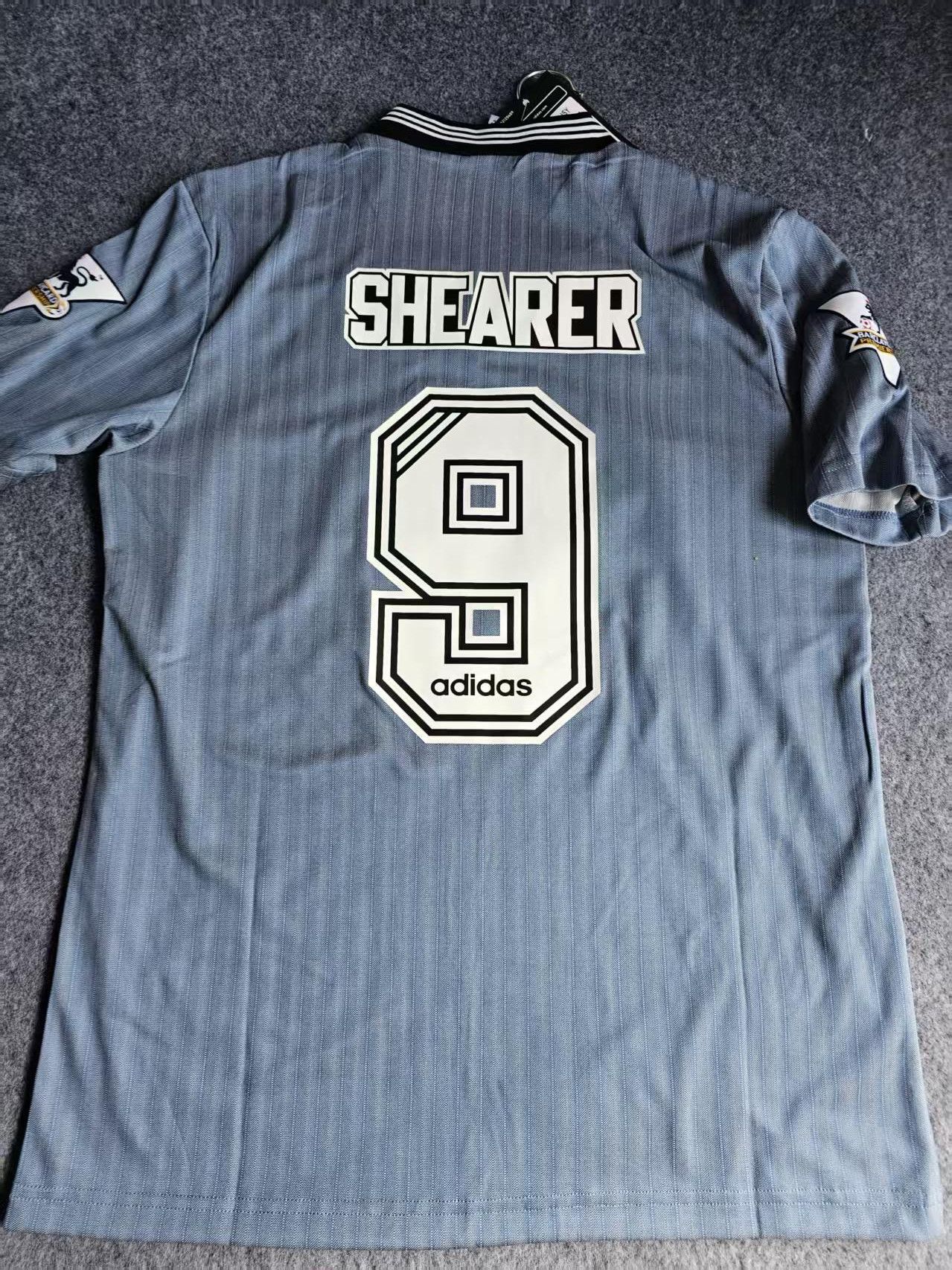 Other 1995 1996 Newcastle United #9 Alan Shearer Jersey Size US S / EU 44-46 / 1 - 1 Thumbnail