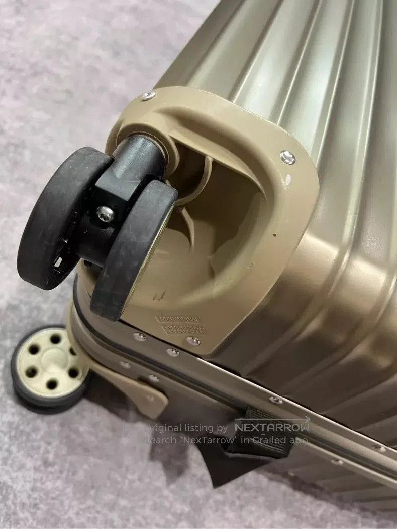 MCM Rimowa titanium color 30. Size ONE SIZE - 3 Thumbnail