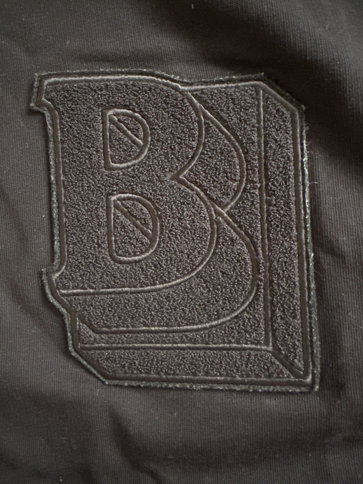 Burberry Burberry “B” Chenille & Star Patch Sweatshirt Black M Size US M / EU 48-50 / 2 - 13 Thumbnail