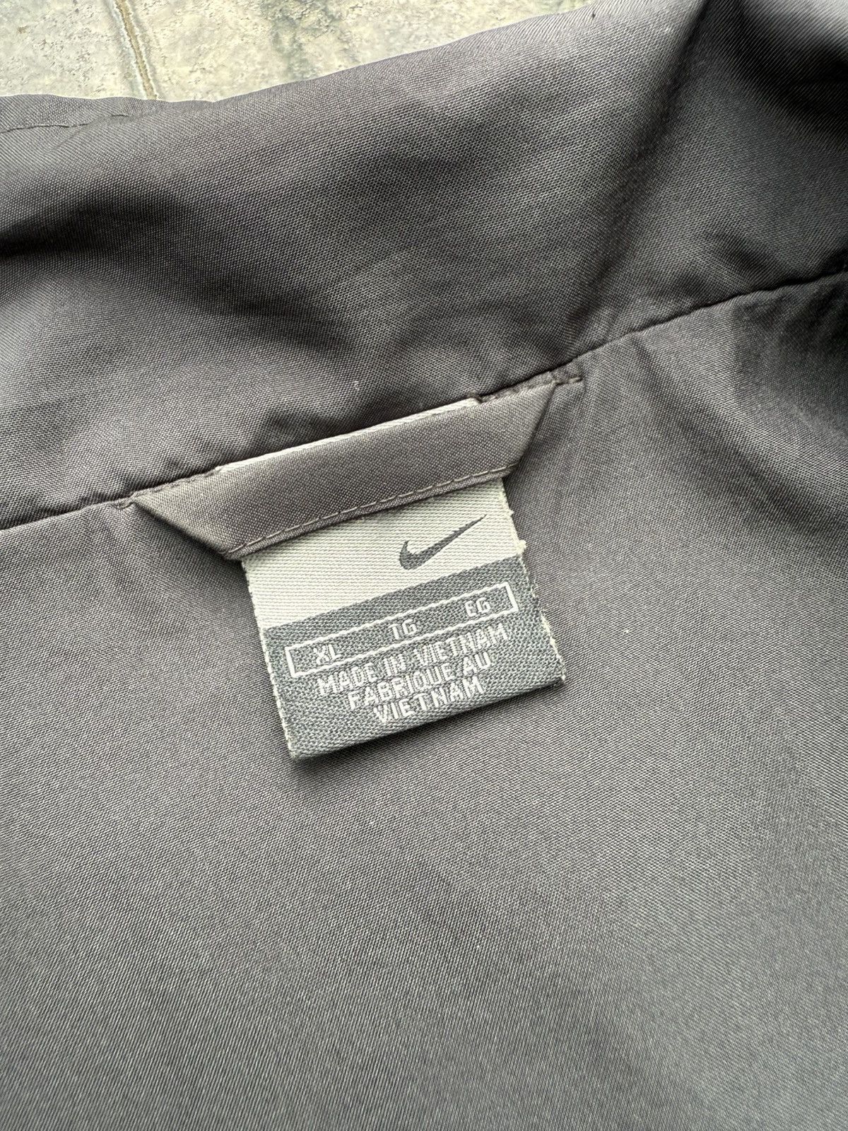 Nike 90’s NIKE RARE SWOOSH Y2K RETRO VINTAGELOGO ZIP NYLON JACKET Size US XL / EU 56 / 4 - 10 Thumbnail