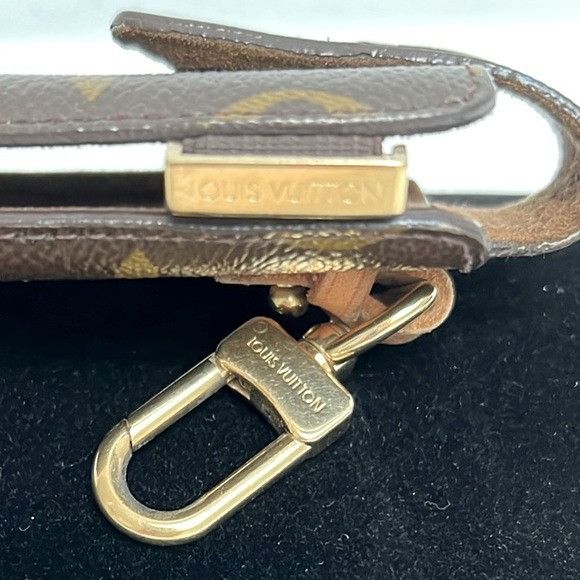 Louis Vuitton Louis Vuitton Monogram Etui Phone Case Size ONE SIZE - 10 Thumbnail