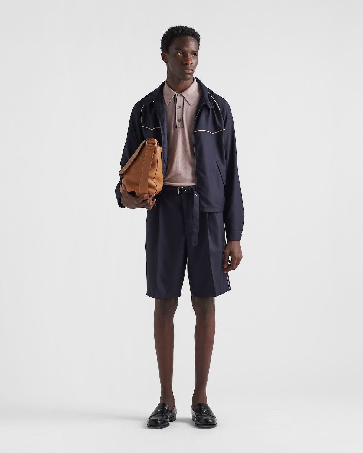 Prada oc11z0625 Shorts in Navy Size US 36 / EU 52 - 2 Thumbnail