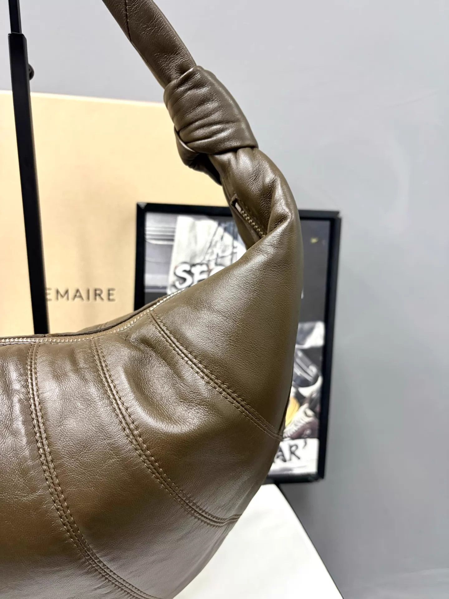 Lemaire Lemaire Croissant Nappa Lambskin Hobo Deep Tobacco Size ONE SIZE - 7 Thumbnail