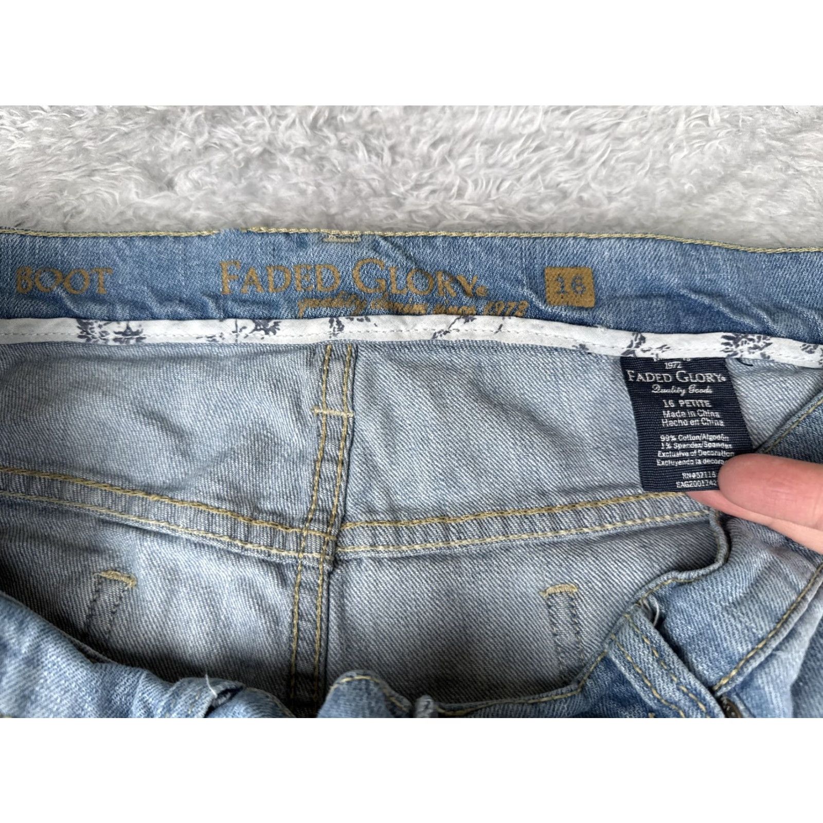 Faded Glory Faded Glory Jeans Bootcut Womens 16 Light Wash Blue Stretch Denim 36x30 Size 38" / US 16 / IT 52 - 6 Thumbnail