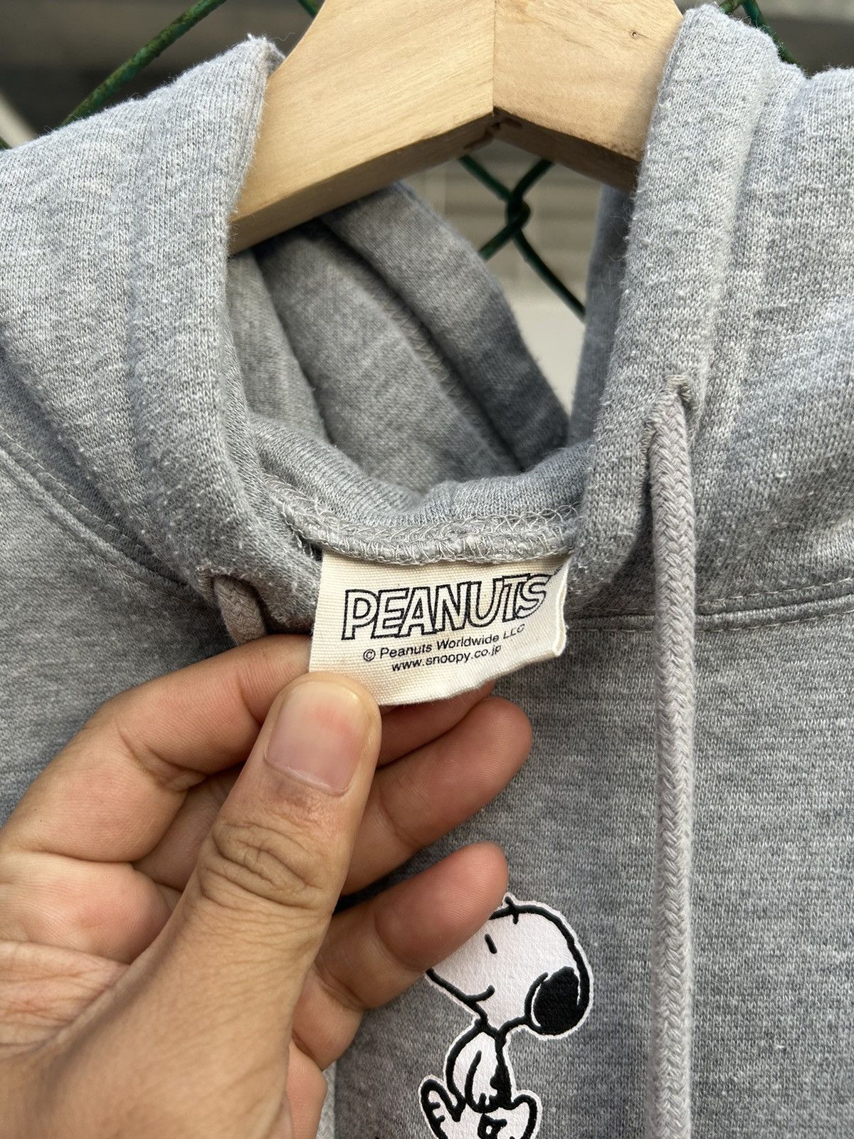 Peanuts Vintage Peanuts Pullover Hoodie Center Logo Size US L / EU 52-54 / 3 - 6 Thumbnail