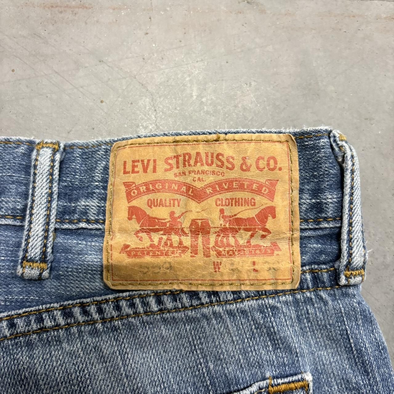 Levi's × Vintage Crazy Vintage Y2K/2000s Baggy Grunge Levis Medium Wash Denim Jeans! Size US 40 / EU 56 - 8 Thumbnail
