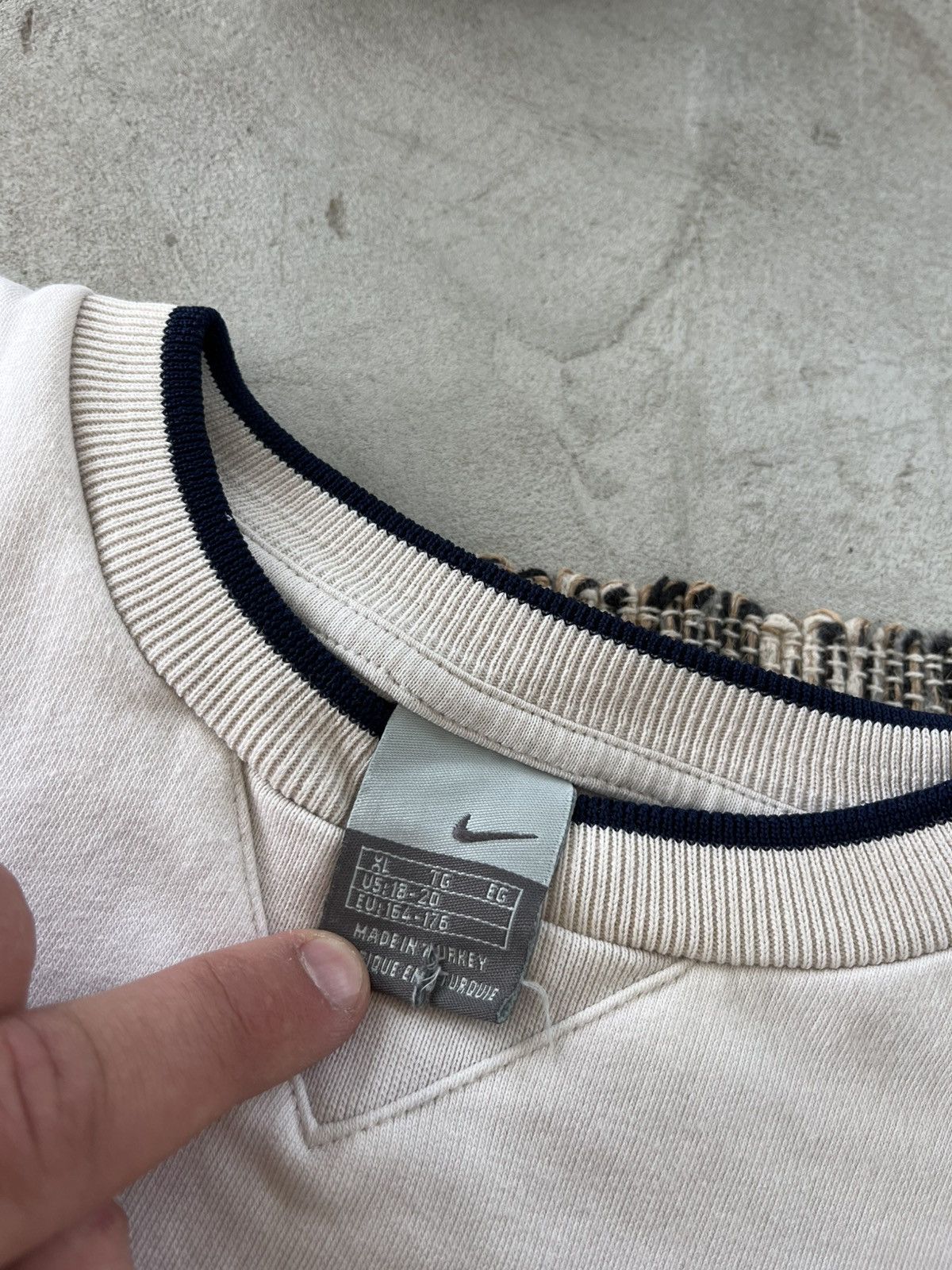 Nike × Vintage Vintage Nike Sweatshirt Beige Blank Faded Y2K Blank sk8 Size S / US 4 / IT 40 - 9 Thumbnail