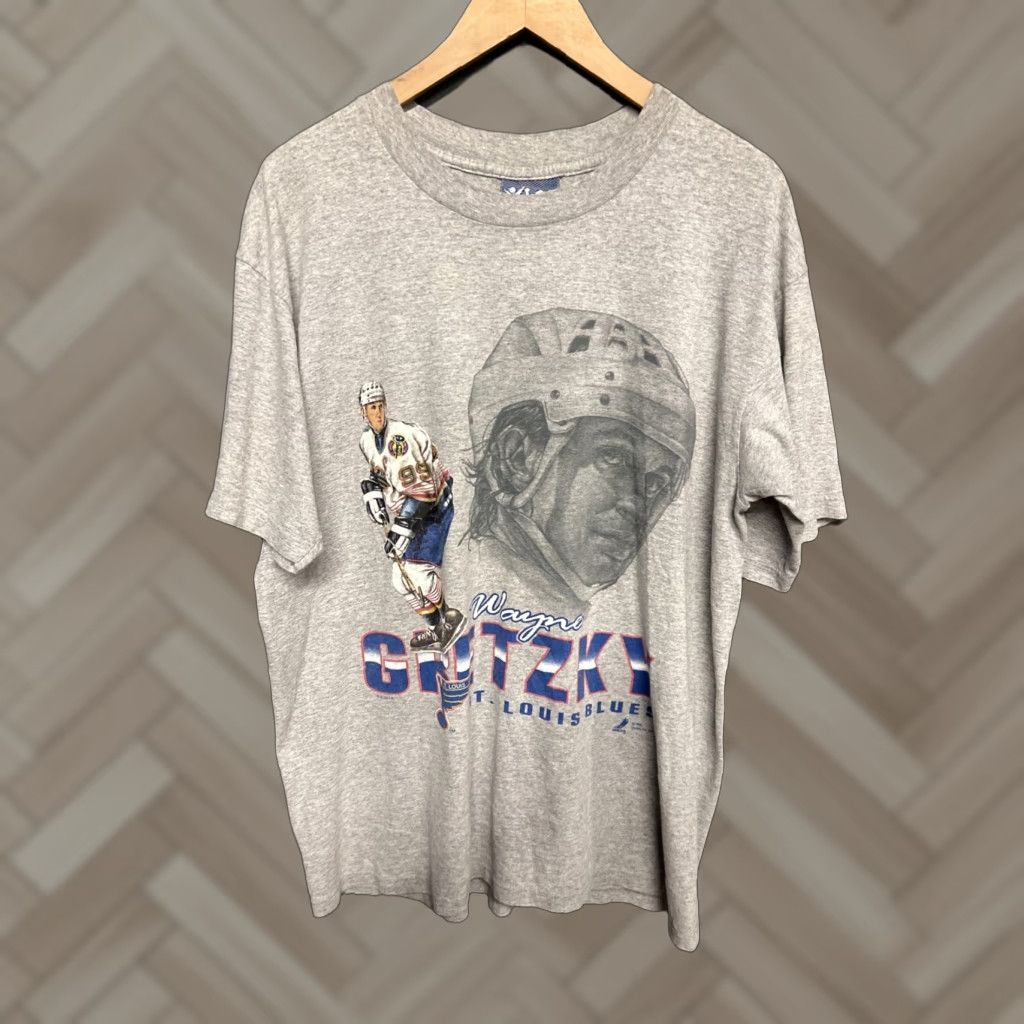 Lee VINTAGE Wayne Gretzky St. Louis Blues Lee NHL Men’s T Shirt Large 1996 90s Gray Tshirt Sports Hockey Mens Size US L / EU 52-54 / 3 - 1 Thumbnail