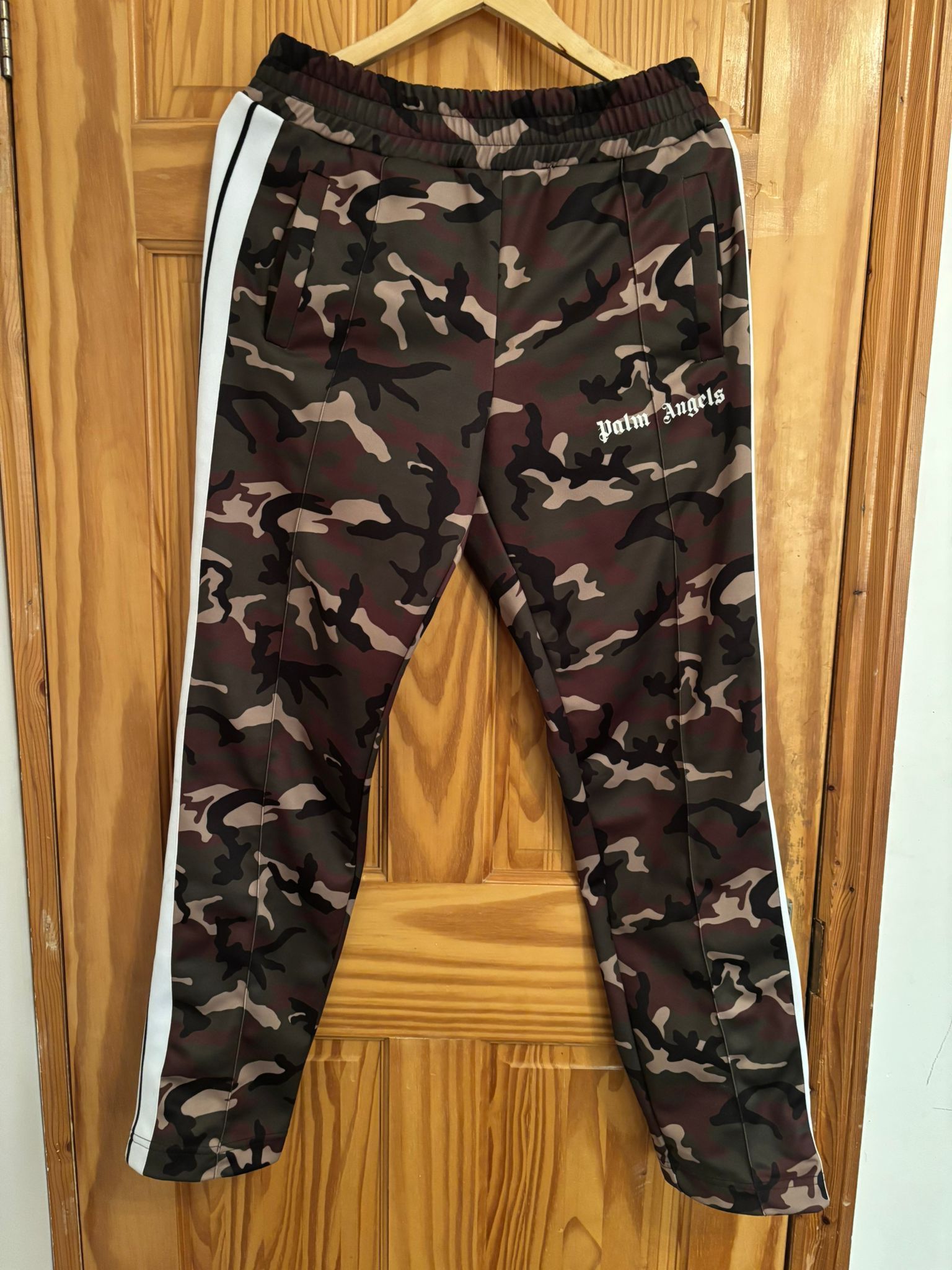 Palm Angels Palm Angels Camo Army Track Pants Size US 34 / EU 50 - 1 Thumbnail