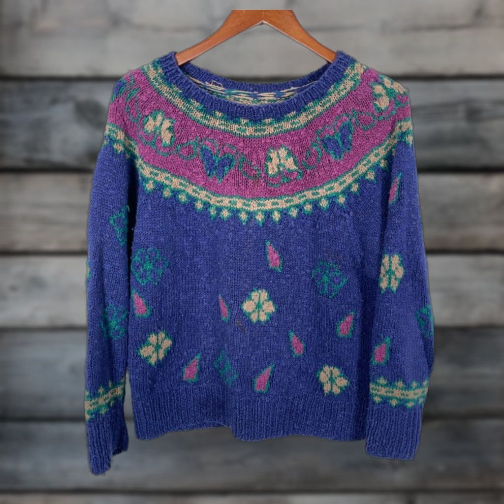 Vintage VINTAGE Floral Butterfly Pattern Sweater Women’s Medium Dark Blue Chunky Knit Boxy 90s Preppy Size M / US 6-8 / IT 42-44 - 1 Thumbnail