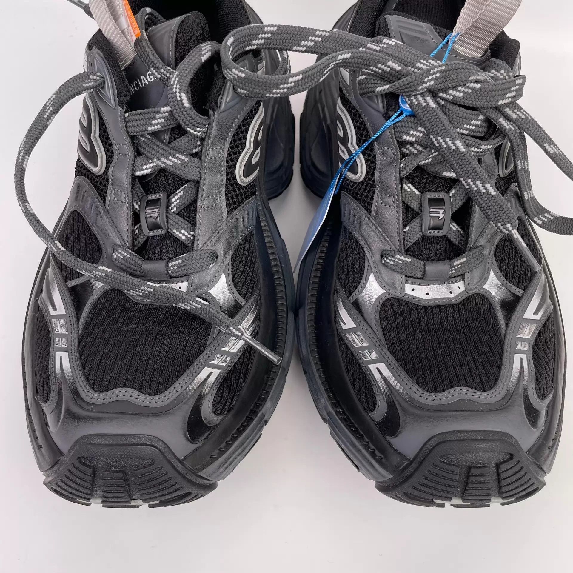 Balenciaga Balenciaga Men's Gray 41 Sneakers S Full Set Ticket Size US 8 / EU 41 - 3 Thumbnail