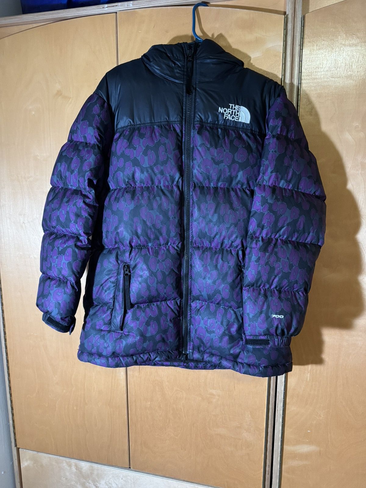 The North Face The North Face Women's 700 Jacket Purple Leopard Print Size S / US 4 / IT 40 - 1 Thumbnail