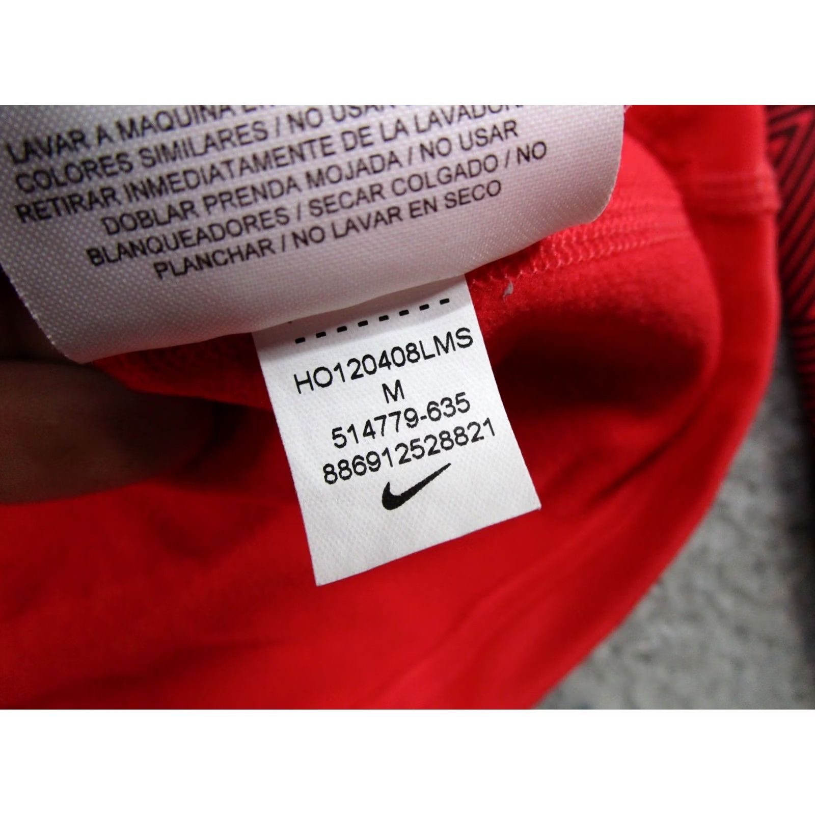 Nike Nike Pro Hyperwarm Livestrong Top Long Sleeve Pullover Shirt M Active Womens Nike Pro 514779 Multicolor 88% Polyester 12% Spandex Size M / US 6-8 / IT 42-44 - 5 Thumbnail