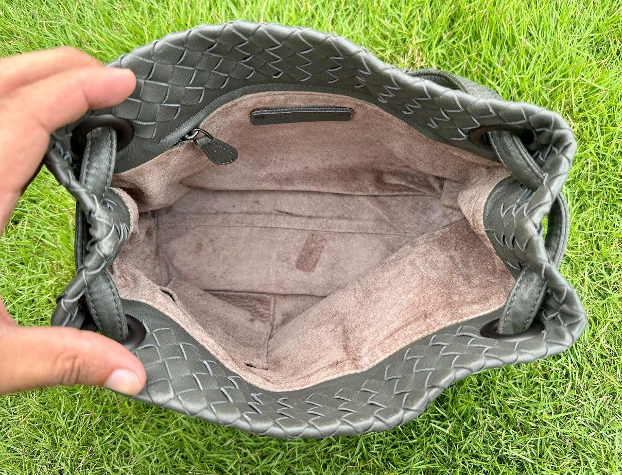 Bottega Veneta Authentic Bottega Veneta Bella Intrecciato Nappa Tote Bag Size ONE SIZE - 8 Thumbnail