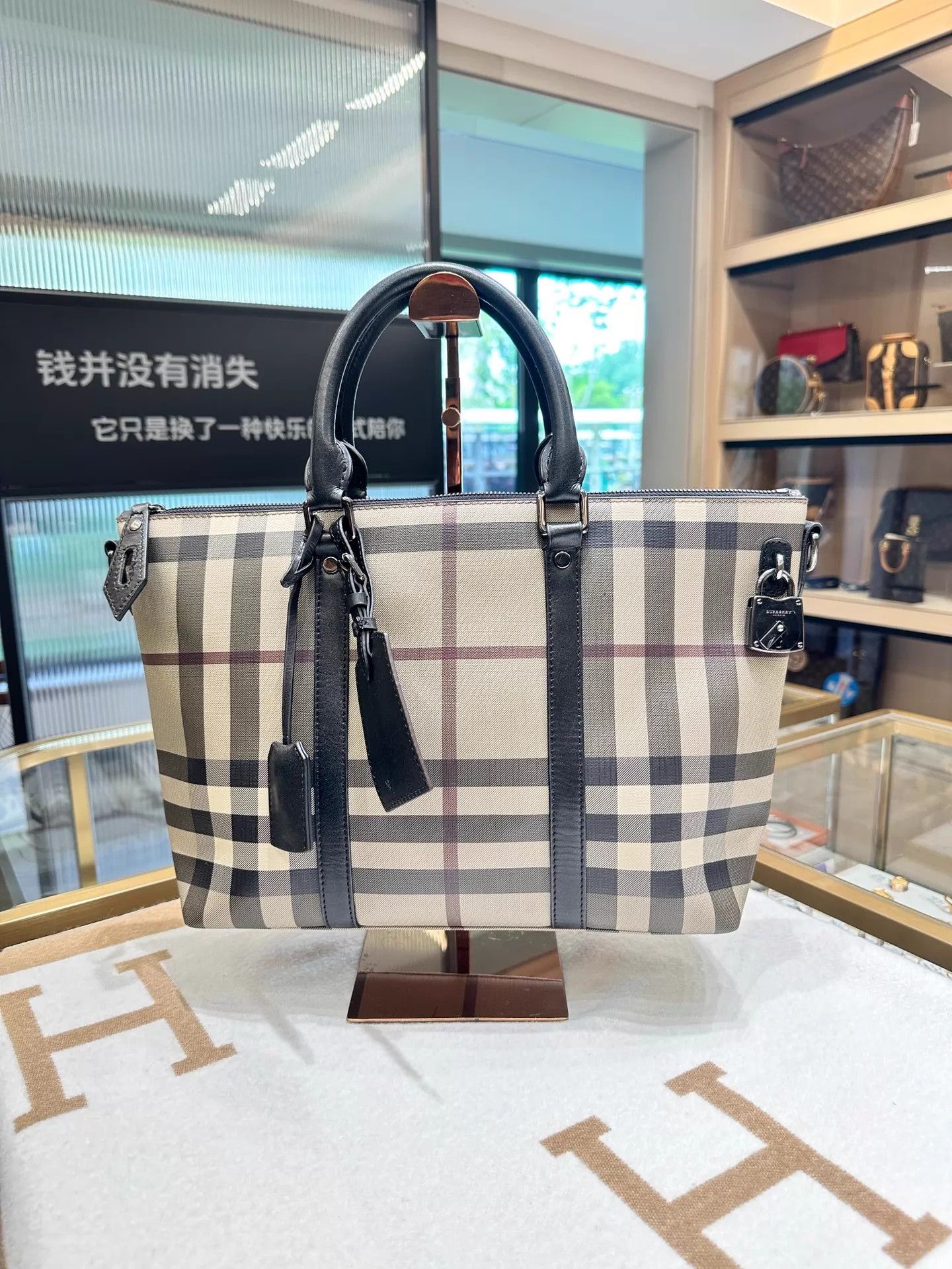 Burberry Burberry Classic Check Shoulder Bag 32x10x26 AH260 LN Size ONE SIZE - 1 Thumbnail