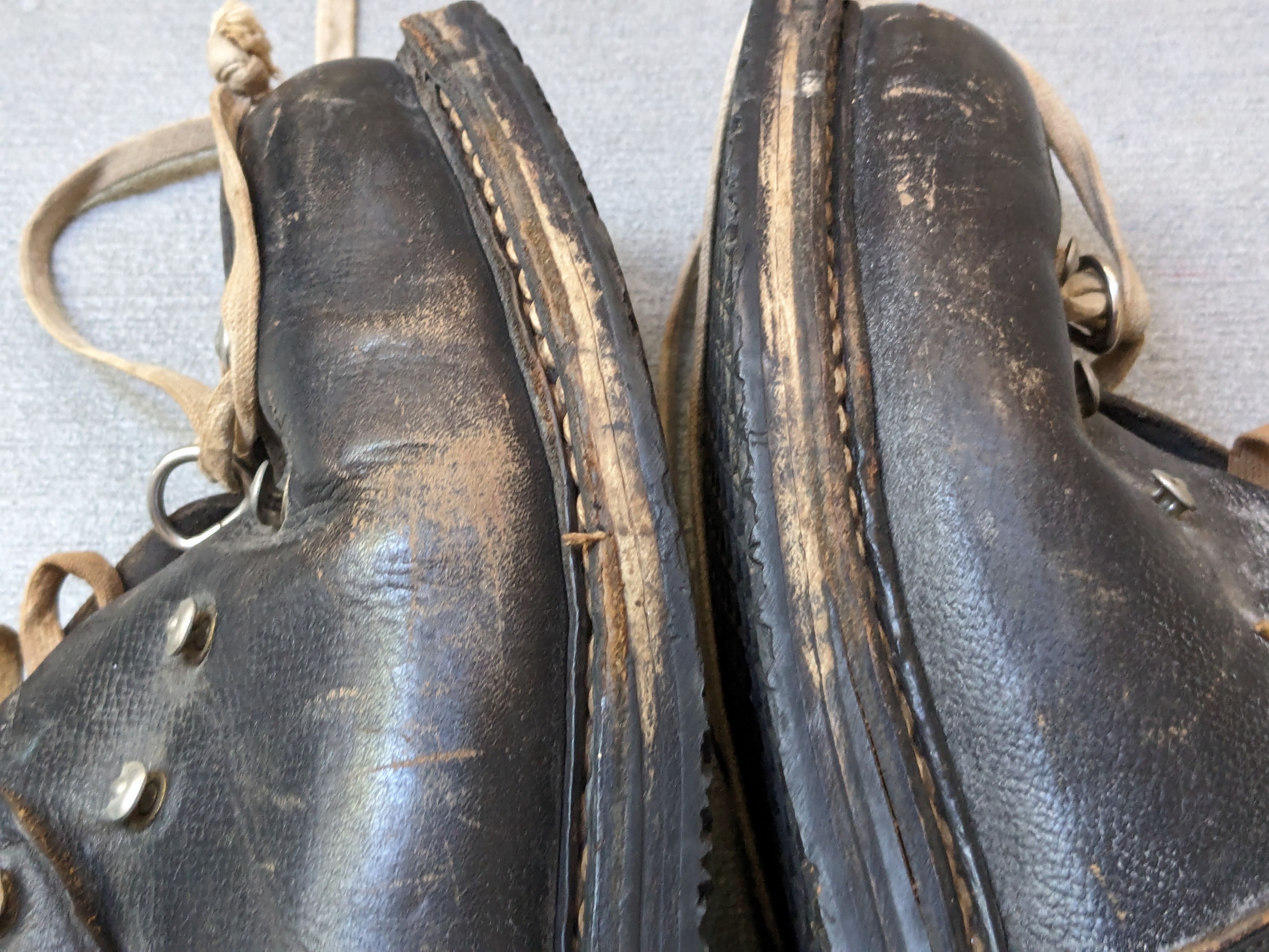 Genuine Leather Vintage Ski Boots Black Leather 10 Hiking Switzerland Size US 10 / EU 43 - 7 Thumbnail