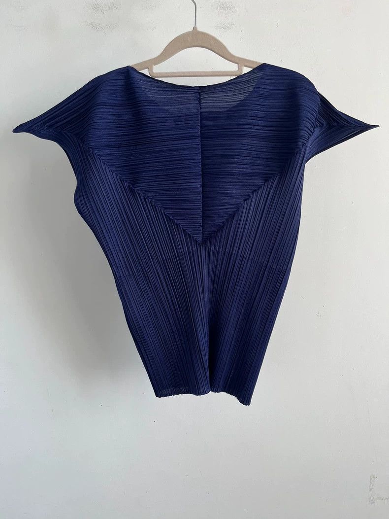 Issey Miyake Issey Miyake size:one size Dark blue pleated short-sleeved Size XS / US 0-2 / IT 36-38 - 2 Thumbnail