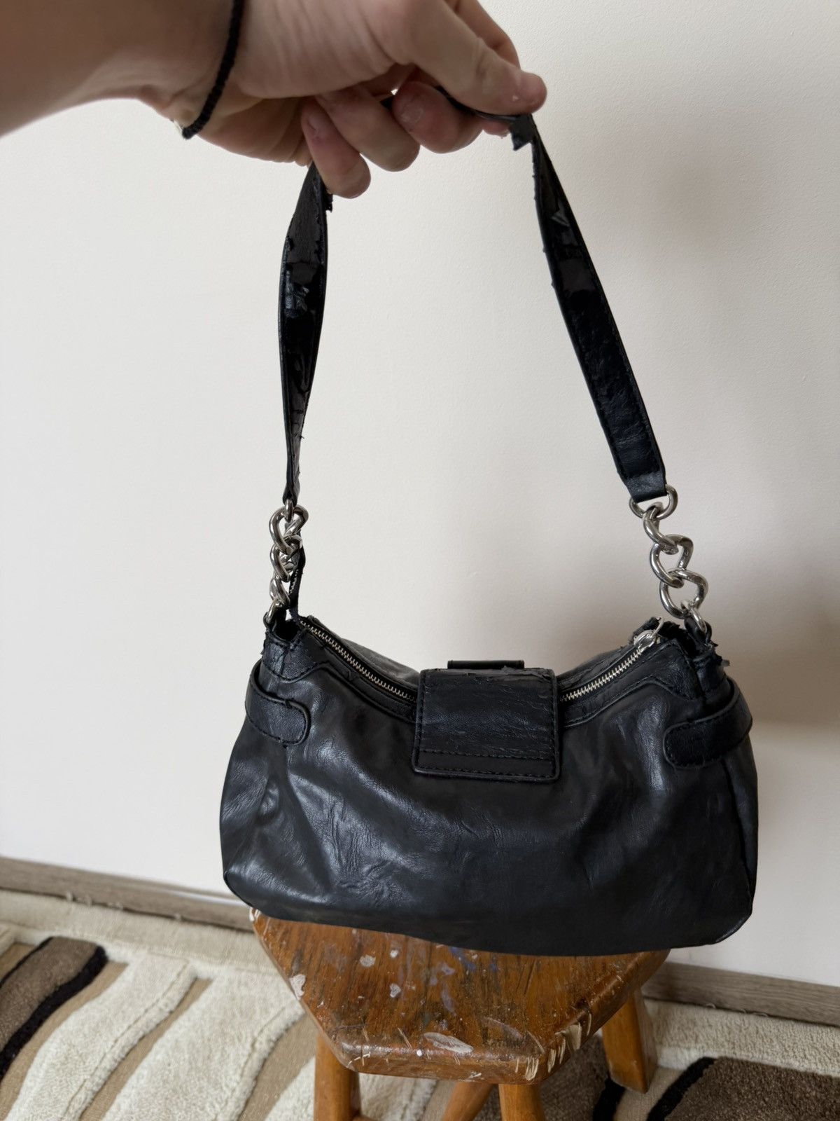 KMRii vtg leather y2k guess goth punk type leather bag Size ONE SIZE - 5 Thumbnail