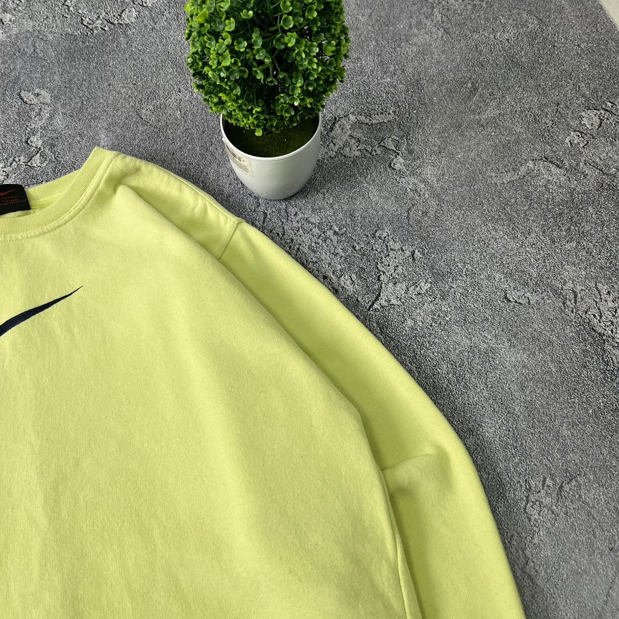 Nike Vintage Nike Sweatshirt Big Logo Y2K Streetwear Size S Size US S / EU 44-46 / 1 - 14 Thumbnail
