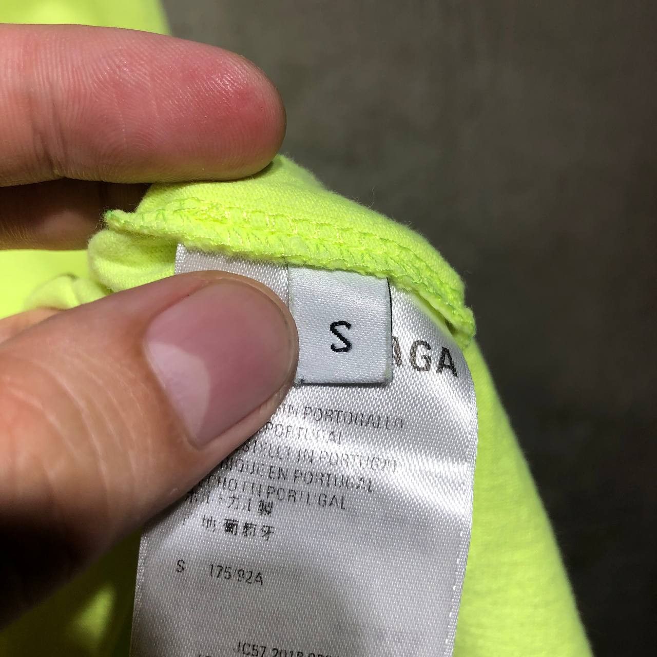 Balenciaga Balenciaga Neon Logo patch detail tee Size US L / EU 52-54 / 3 - 10 Thumbnail