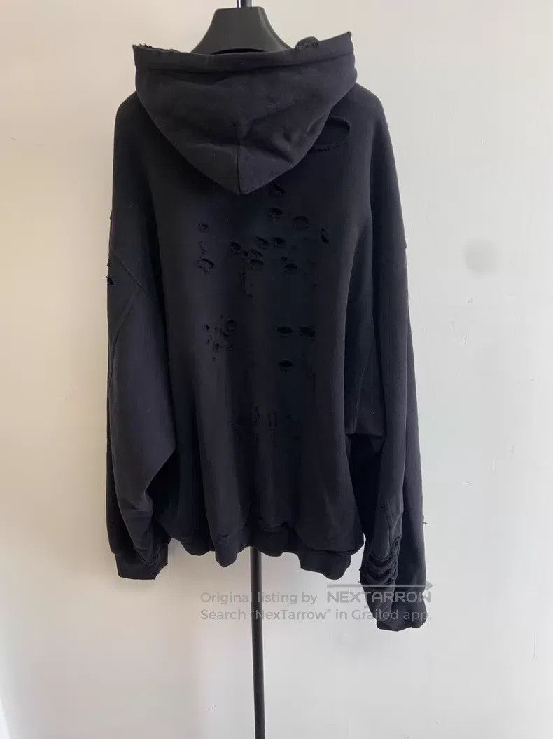 Balenciaga Balenciaga Black Ripped Hooded Sweatshirt Size US S / EU 44-46 / 1 - 2 Thumbnail