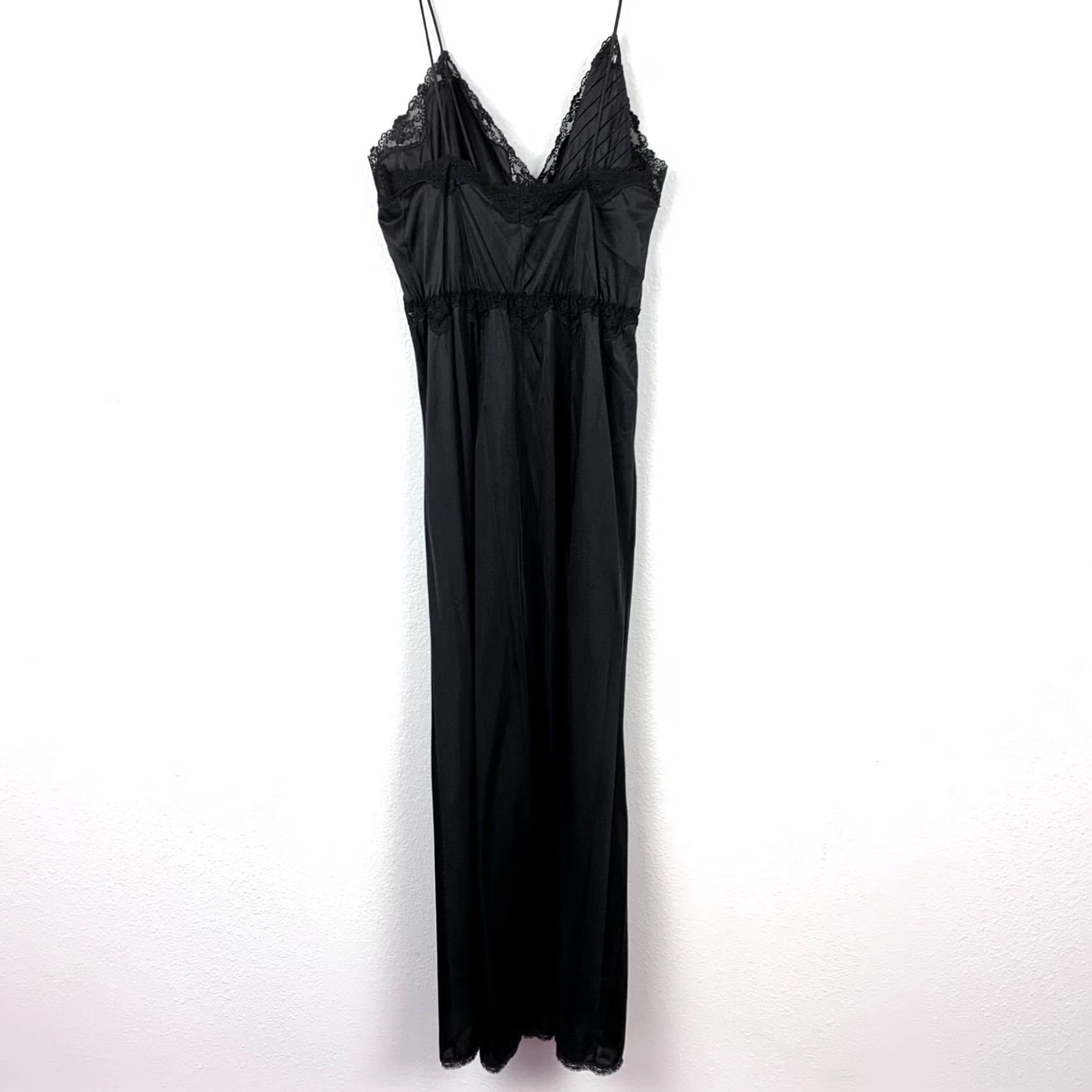 Vintage VINTAGE Jenelle of California Black Long Lace Nightgown Nylon Tricot Nightgown Lace 1970s Womens Size ONE SIZE - 4 Thumbnail