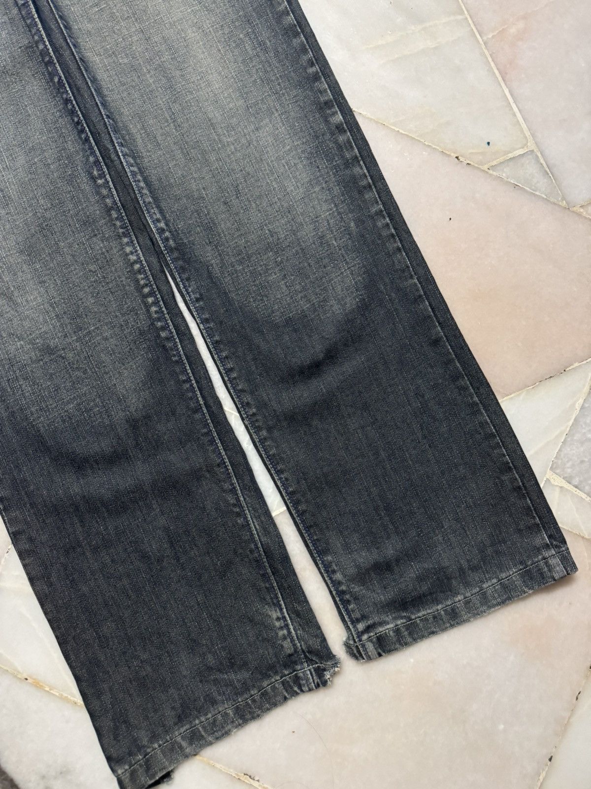 Japanese Brand 💥GRUNGE💥90's STYLE INSANE JULES CLAWMARK DISTRESS DARK JEANS Size US 33 - 8 Thumbnail