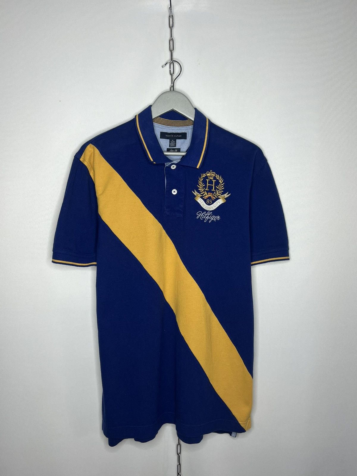 Other Vintage Tommy Hilfiger Big Logo Chief Kief Style Polo Tee Size US XL / EU 56 / 4 - 1 Thumbnail
