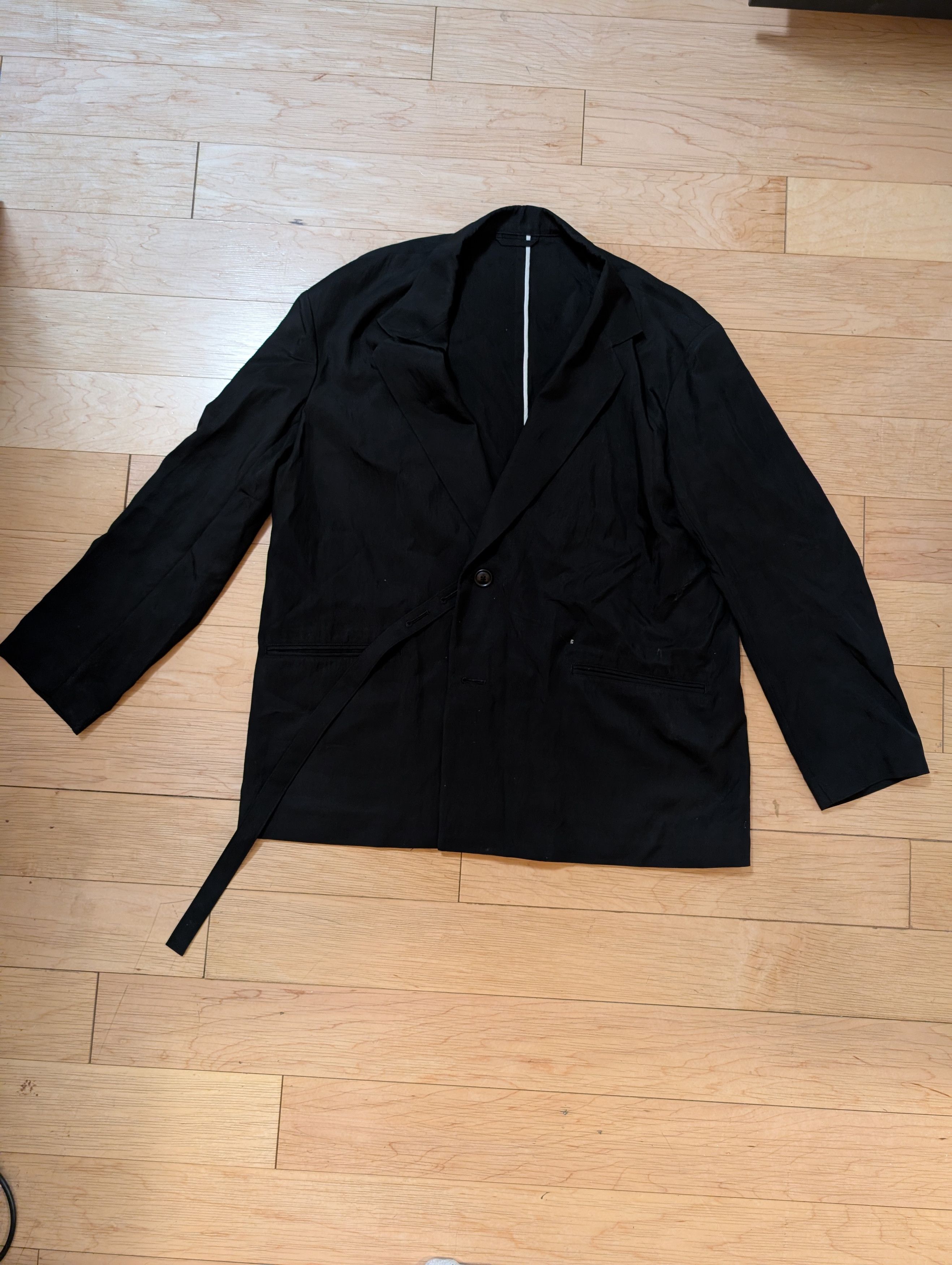 Other Ujoh Black Rayon/Nylon Oversized Belt Blazer Size 4 Size 44R - 1 Thumbnail