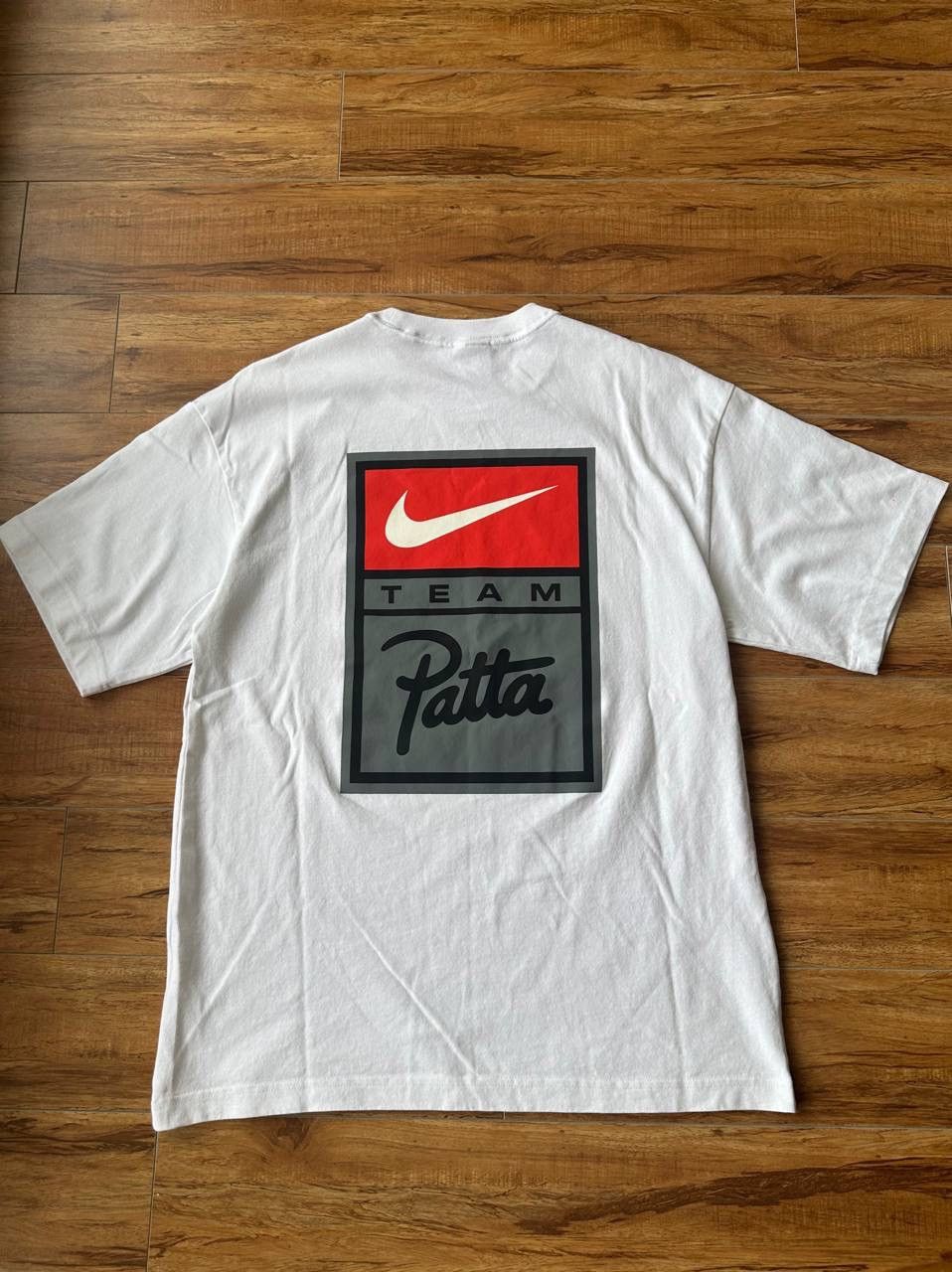 Nike × Patta Nike & Patta T-Shirt Big Back Logo Shorts Sleeve Size US M / EU 48-50 / 2 - 5 Thumbnail
