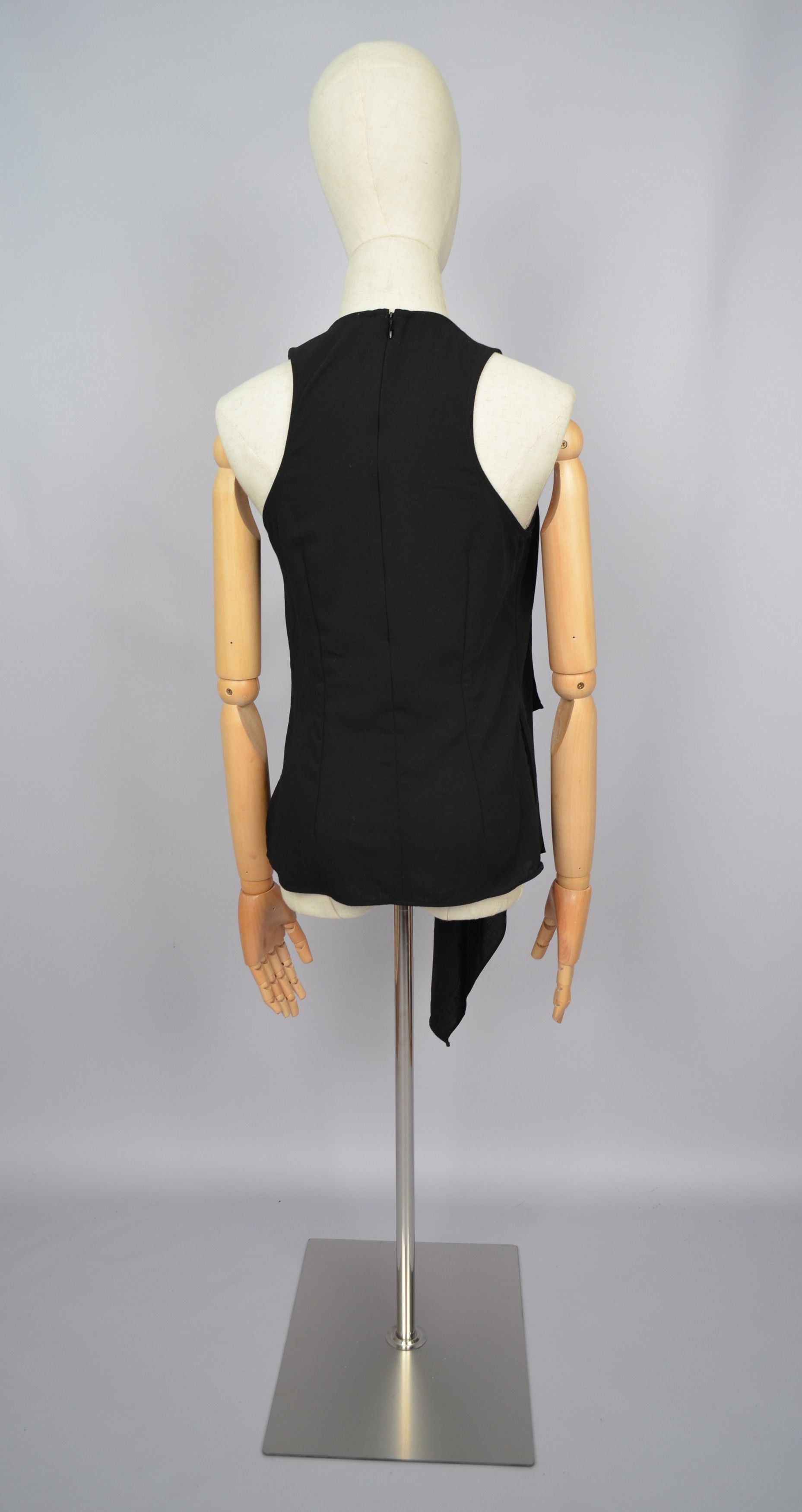 AMI × Designer AMI Wool Top Sans Manche Avec Volant Devant Top Ruffle Size S / US 4 / IT 40 - 8 Thumbnail