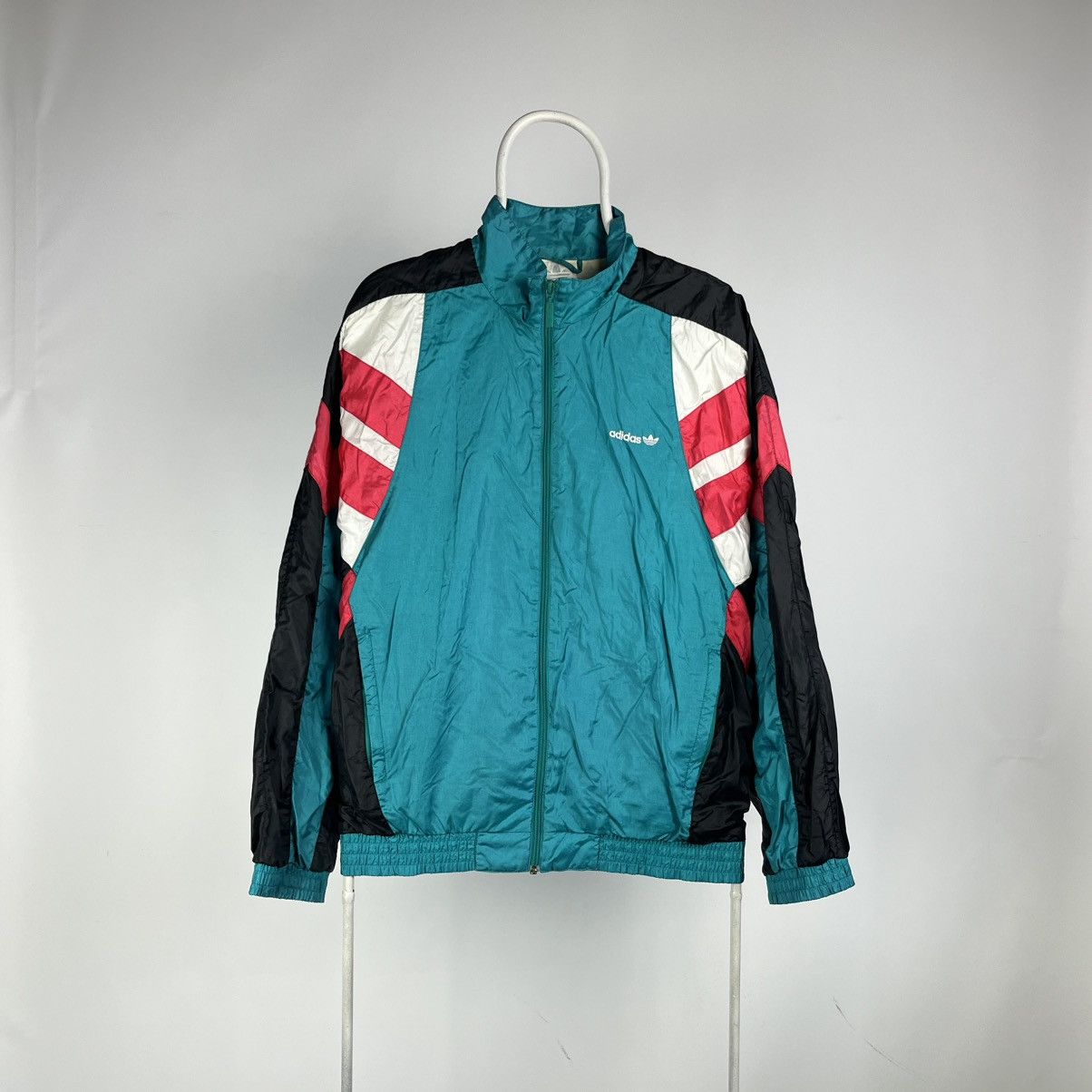 Adidas Vintage Adidas track jacket windbreaker size Medium Size US M / EU 48-50 / 2 - 1 Thumbnail