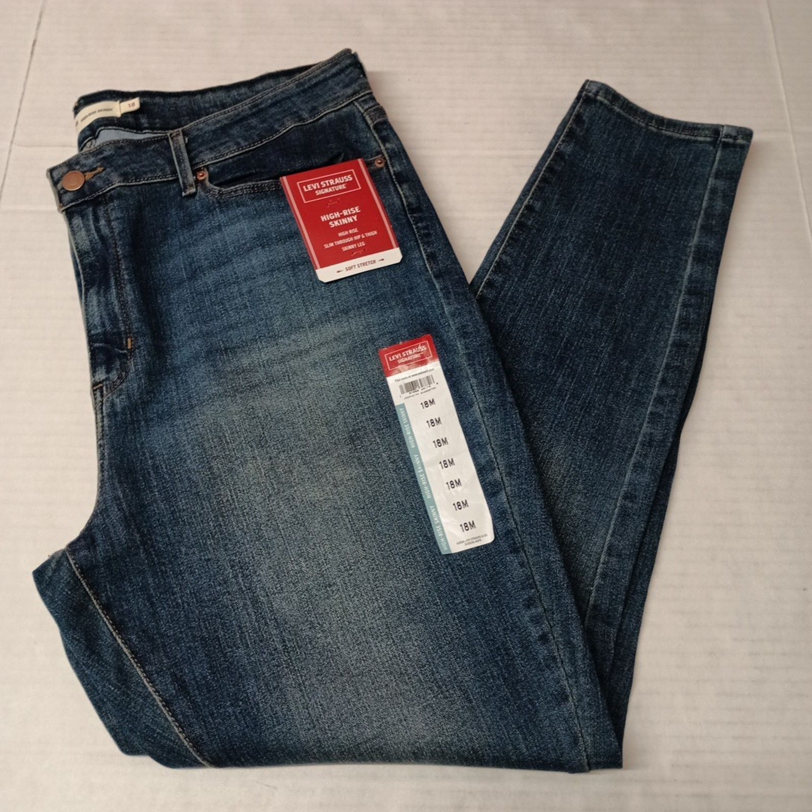 Levi's Levi High Rise Skinny Jeans Woman's Size 18 M 34x30 Blue Size 40" / US 18 - 1 Thumbnail