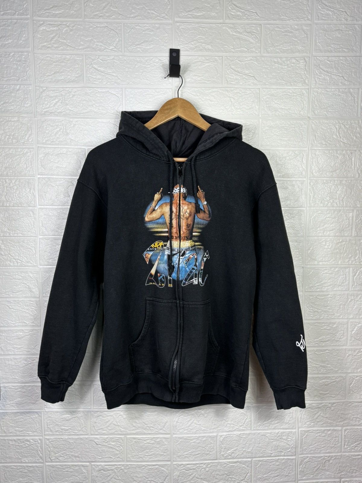 Vintage Vintage Hoodie Tupac 2Pac Size S-M Size US M / EU 48-50 / 2 - 6 Thumbnail
