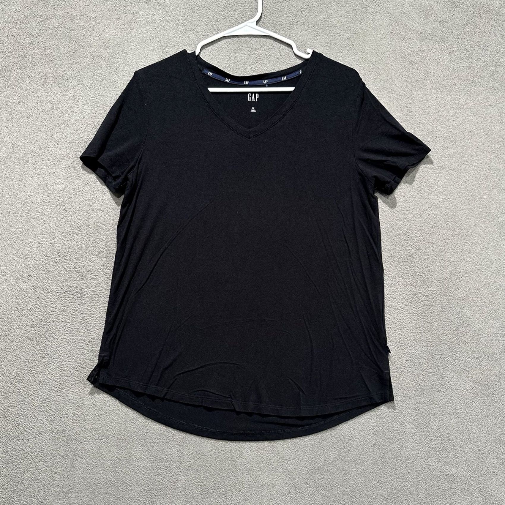 Gap Gap Shirt Womens Medium Black Rayon Short Sleeve V Neck Relaxed Soft Jersey Top Size M / US 6-8 / IT 42-44 - 2 Thumbnail