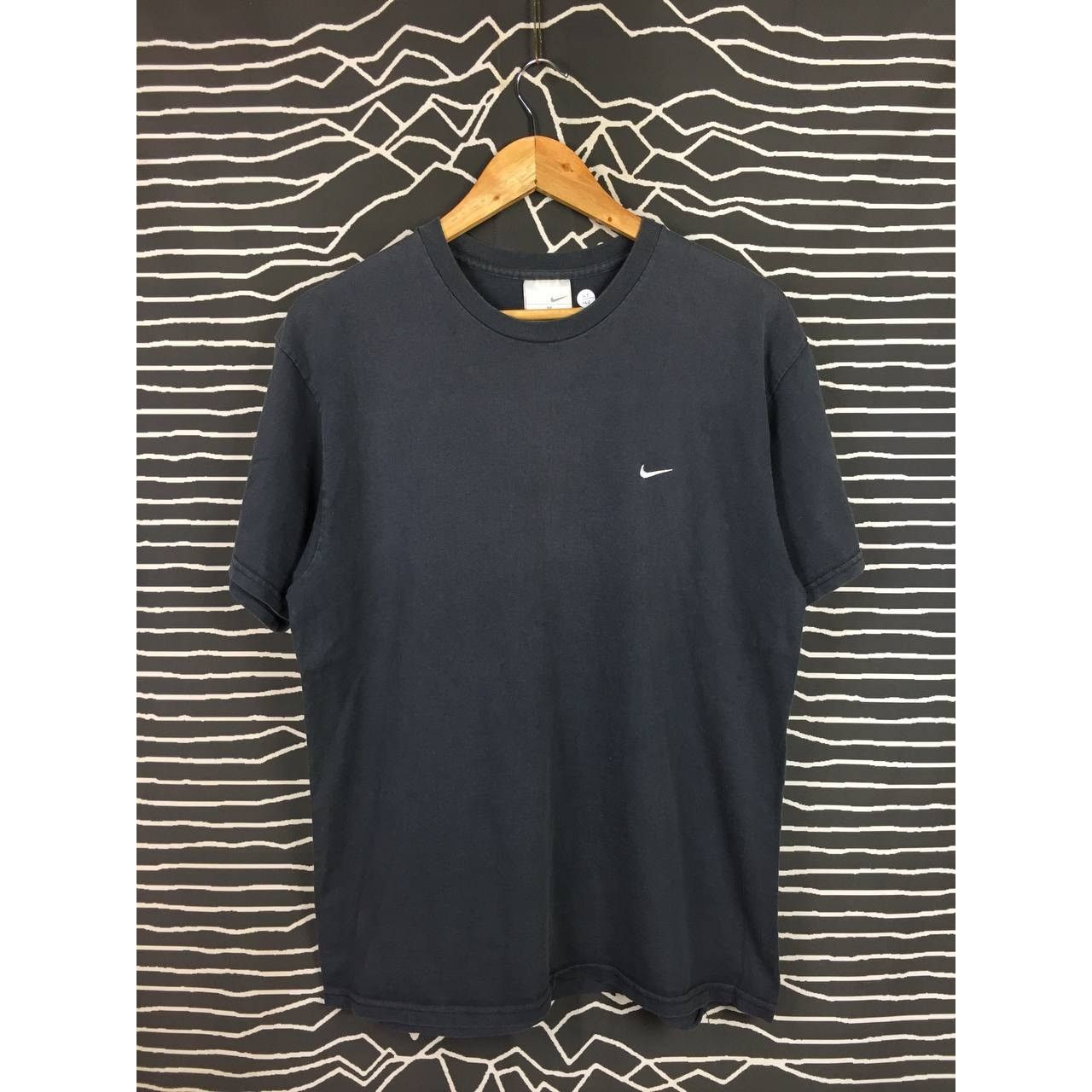 Nike × Vintage Vtg Y2K Nike Swoosh Embroidered Logo Tee Size M Size US M / EU 48-50 / 2 - 1 Thumbnail