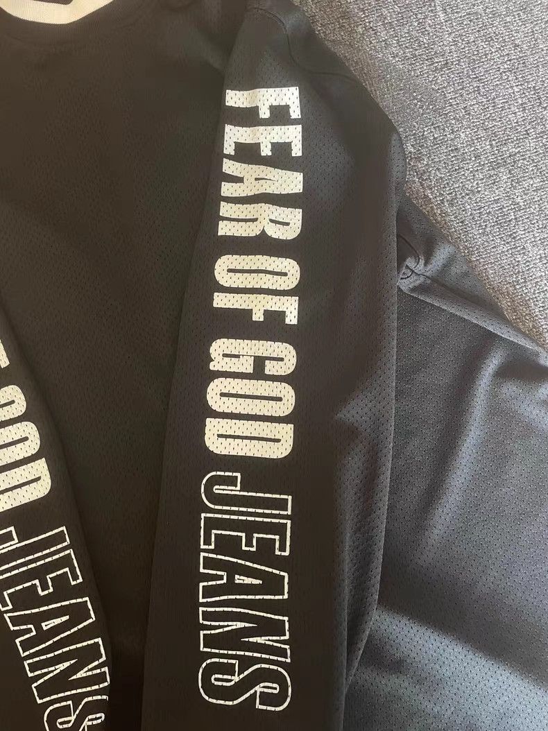 Fear of God Fear of God FOG Cutout Long Sleeve T-shirt Size US M / EU 48-50 / 2 - 7 Thumbnail