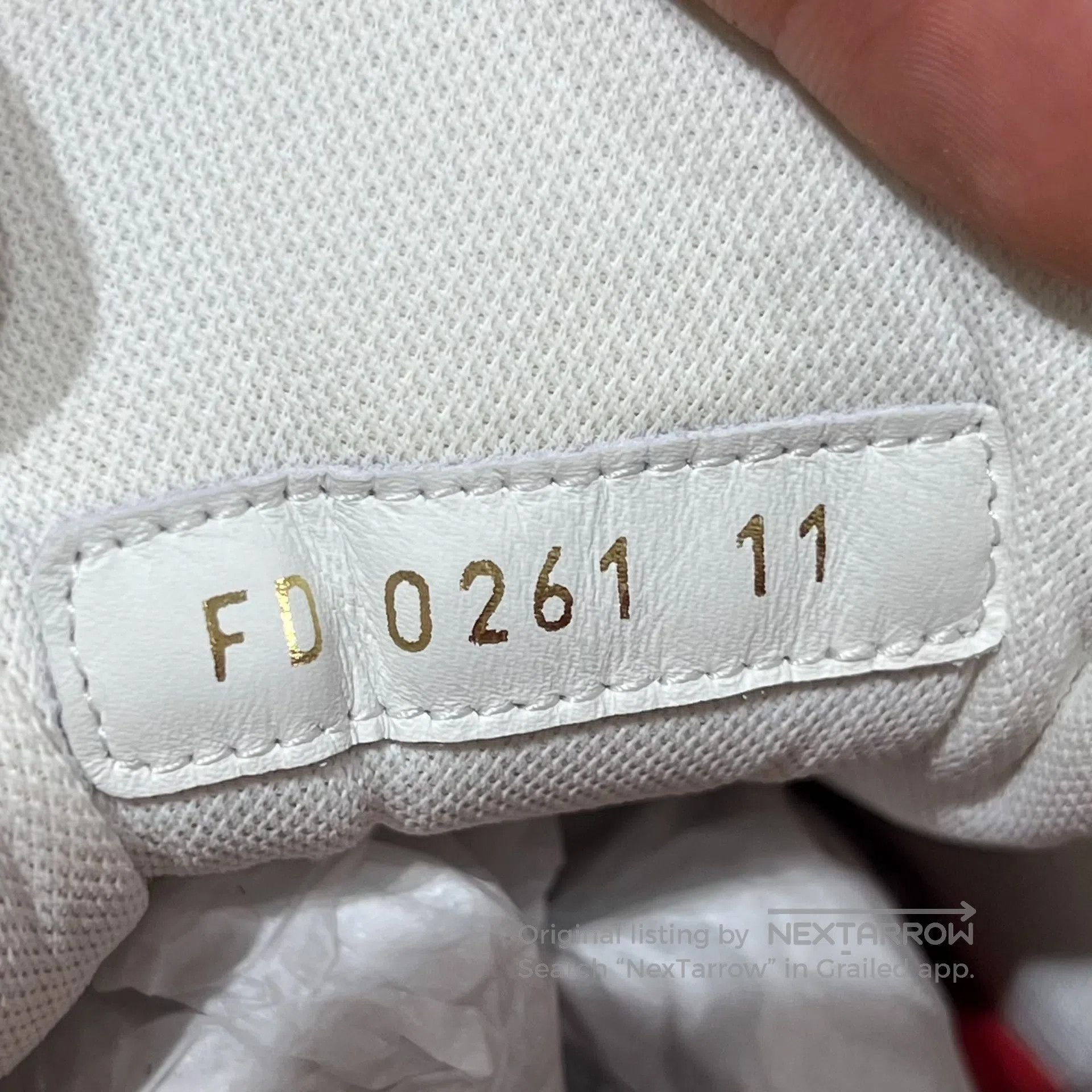 Louis Vuitton Louis Vuitton Trainer White and Red Charity Fund board sho Size US 12 / EU 45 - 8 Thumbnail