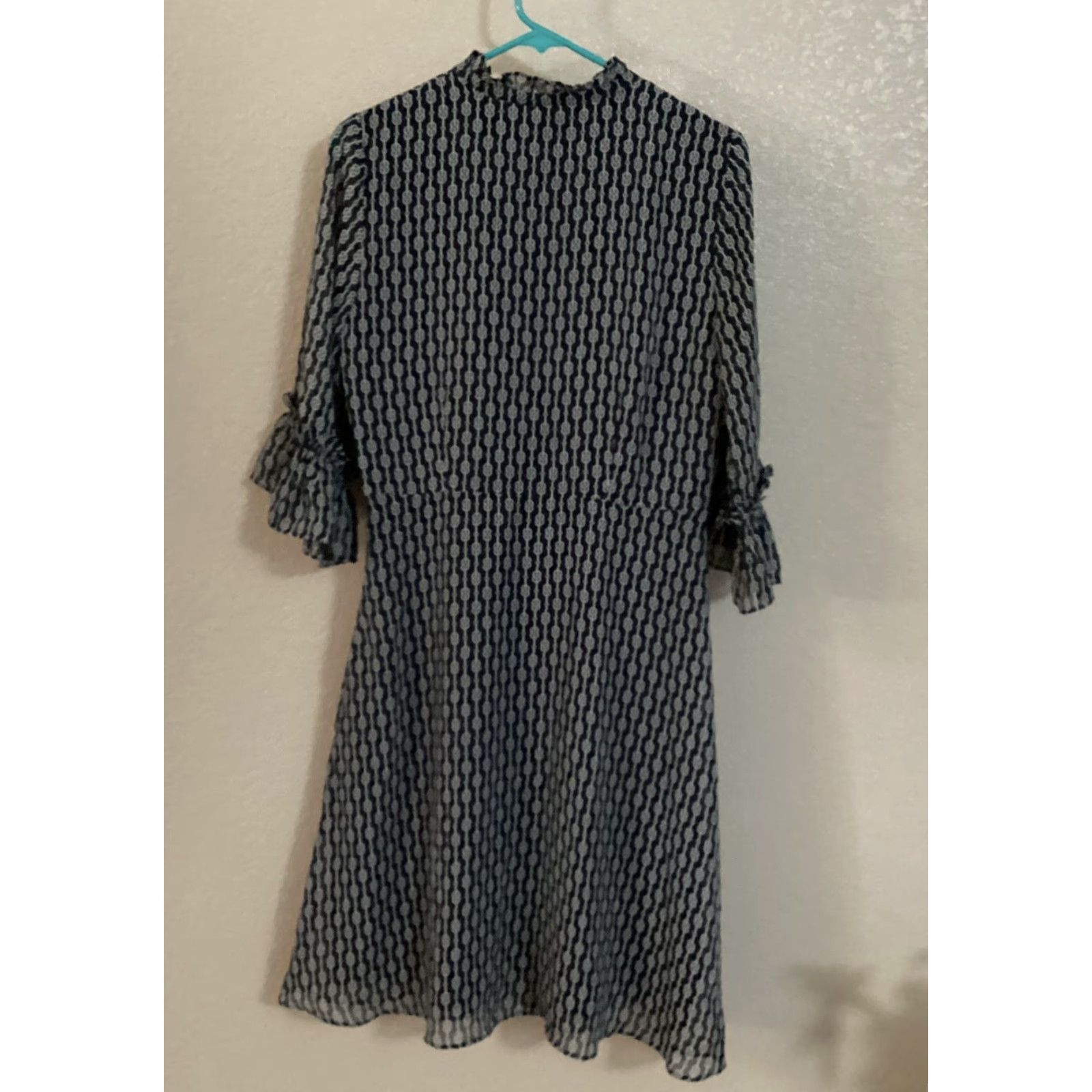 Ann Taylor Ann Taylor Factory Dress Size 6 Blue White Ruffle V Neck Side Zip Bridle Pattern Size M / US 6-8 / IT 42-44 - 2 Thumbnail