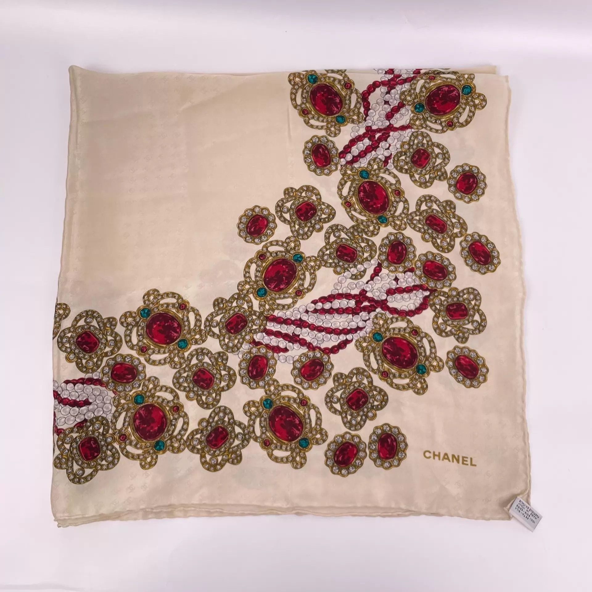 Chanel Chanel White Silk Scarf 85x85 Size ONE SIZE - 1 Thumbnail
